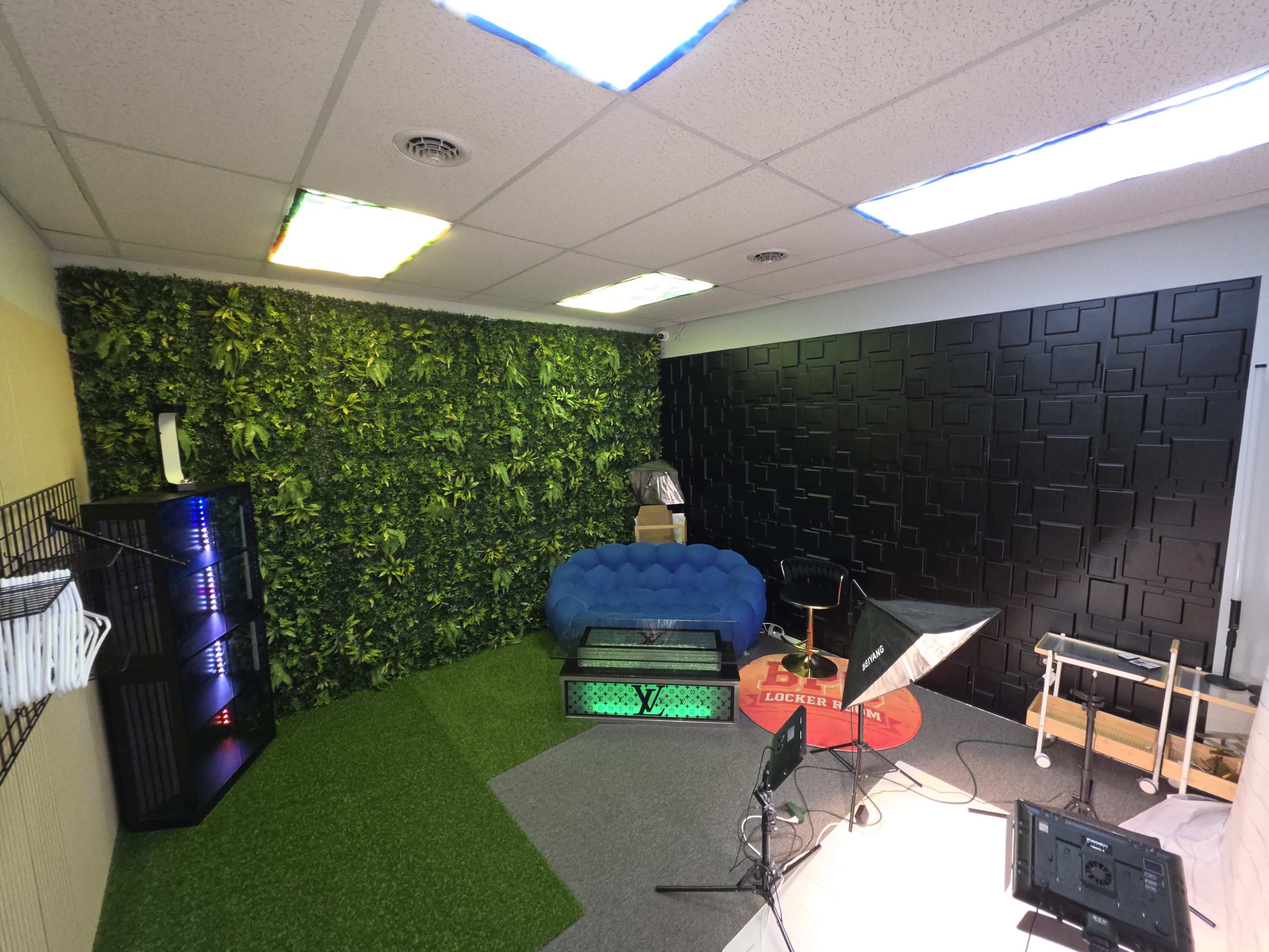 BPC LOCKER-ROOM Content Warehouse Image in Thornton Township, South Holland, IL