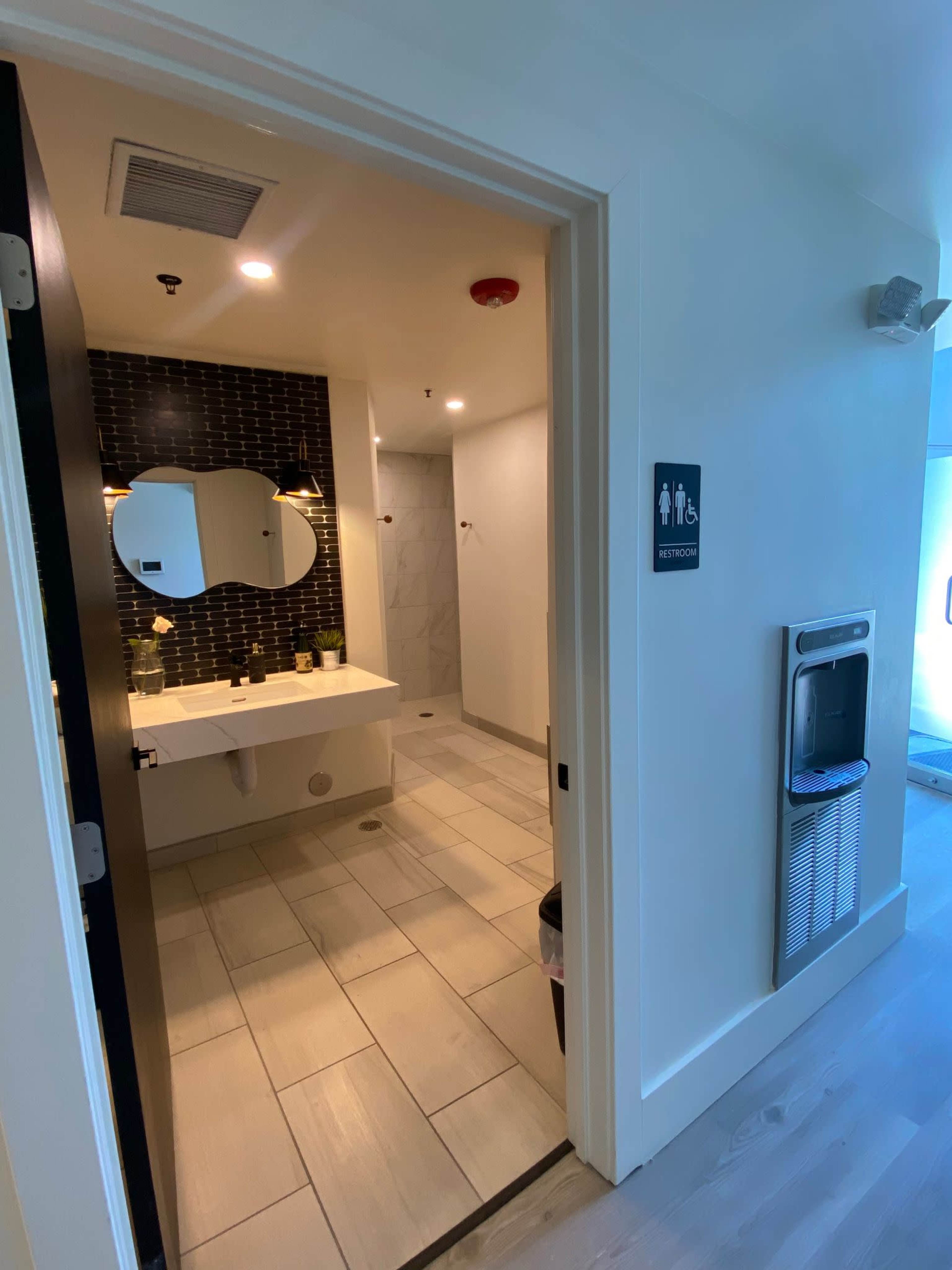 Spacious, Modern Medical Spa Space Image in Glendale, Glendale, CO