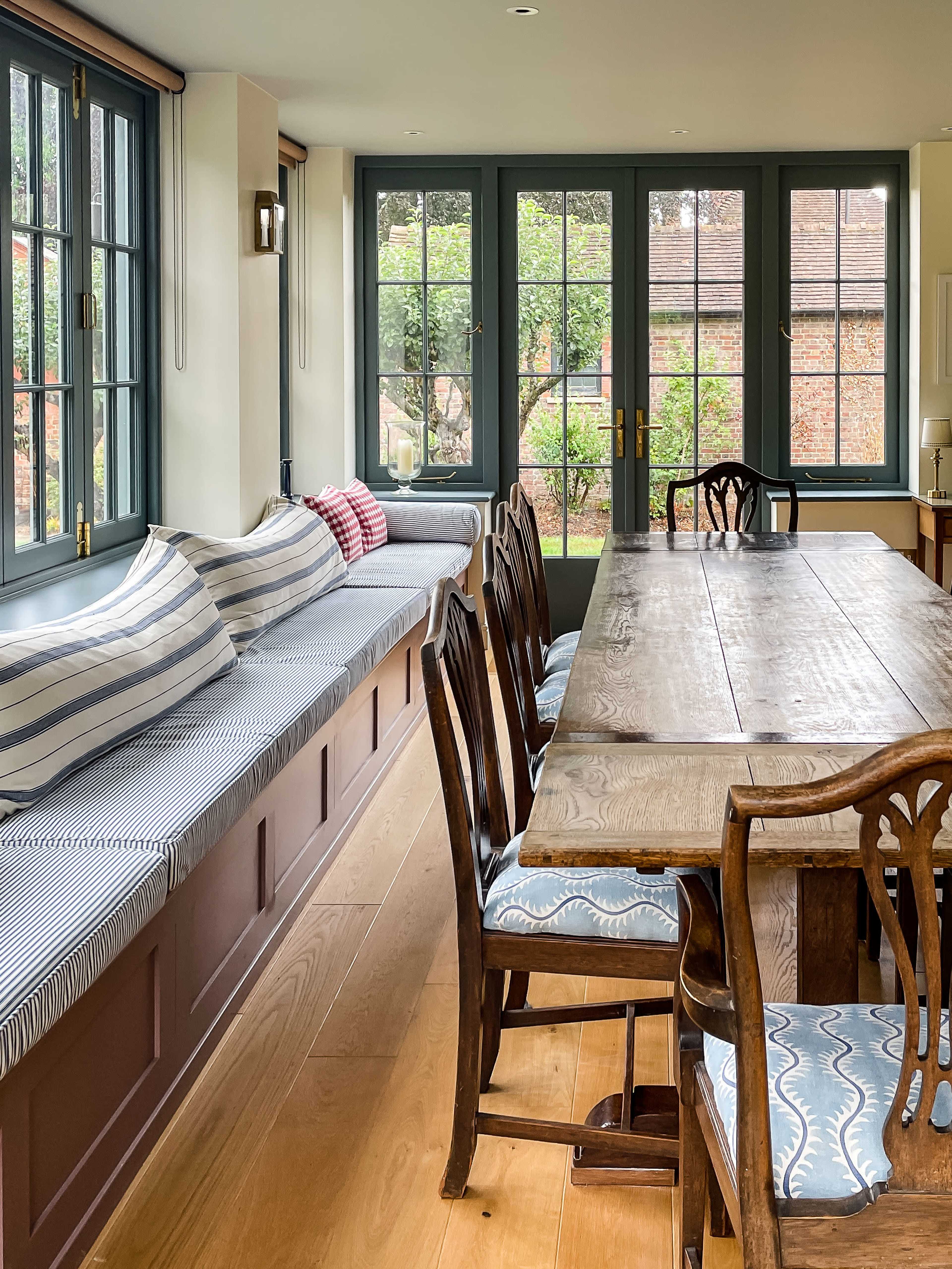 Cosy elegant country house with walled garden Image in Wonersh, Guildford, ENG