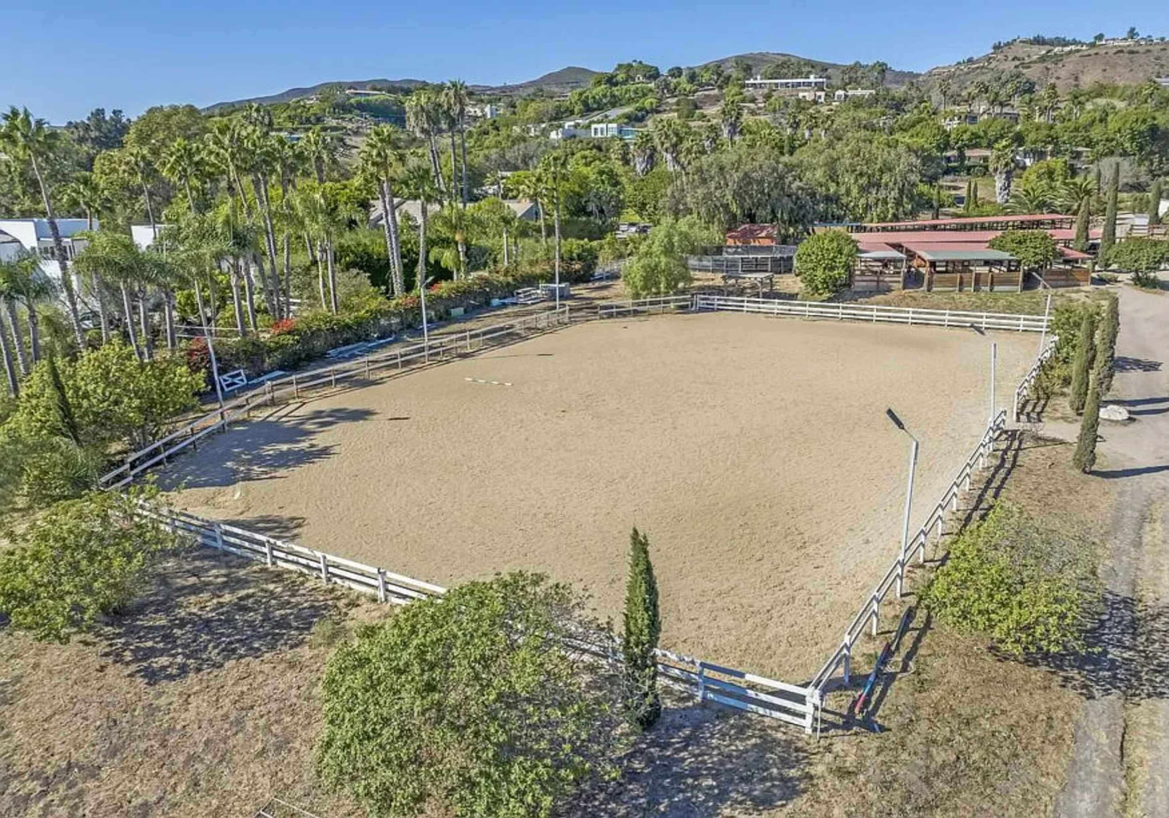 OCEANVIEW RANCH WITH PASTURE LIGHT, COASTAL QUIET Image in Central Malibu, Malibu, CA