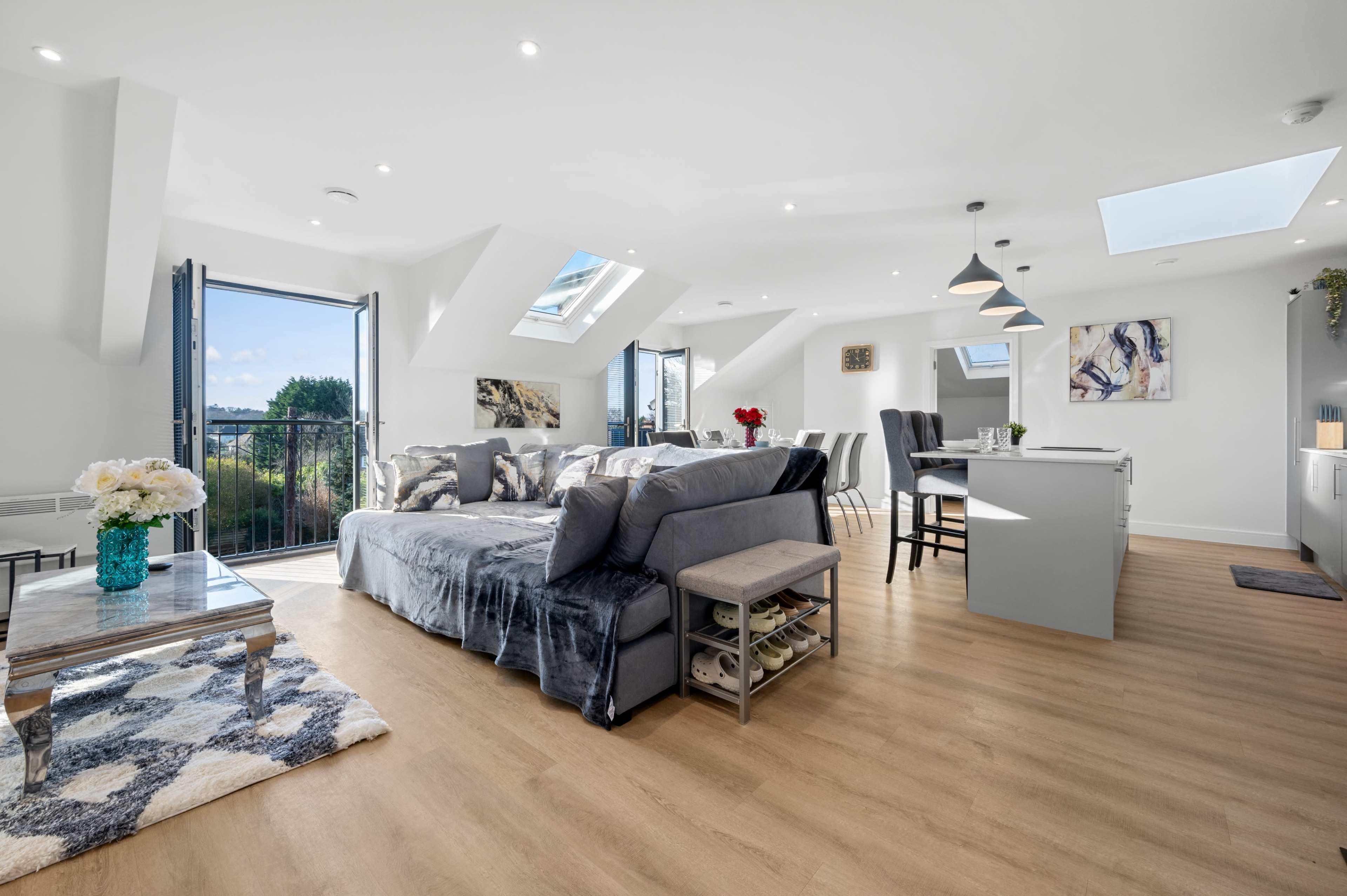 Penthouse with beautiful aesthetic views and amenities Image in Northern Moor, Wythenshawe, ENG