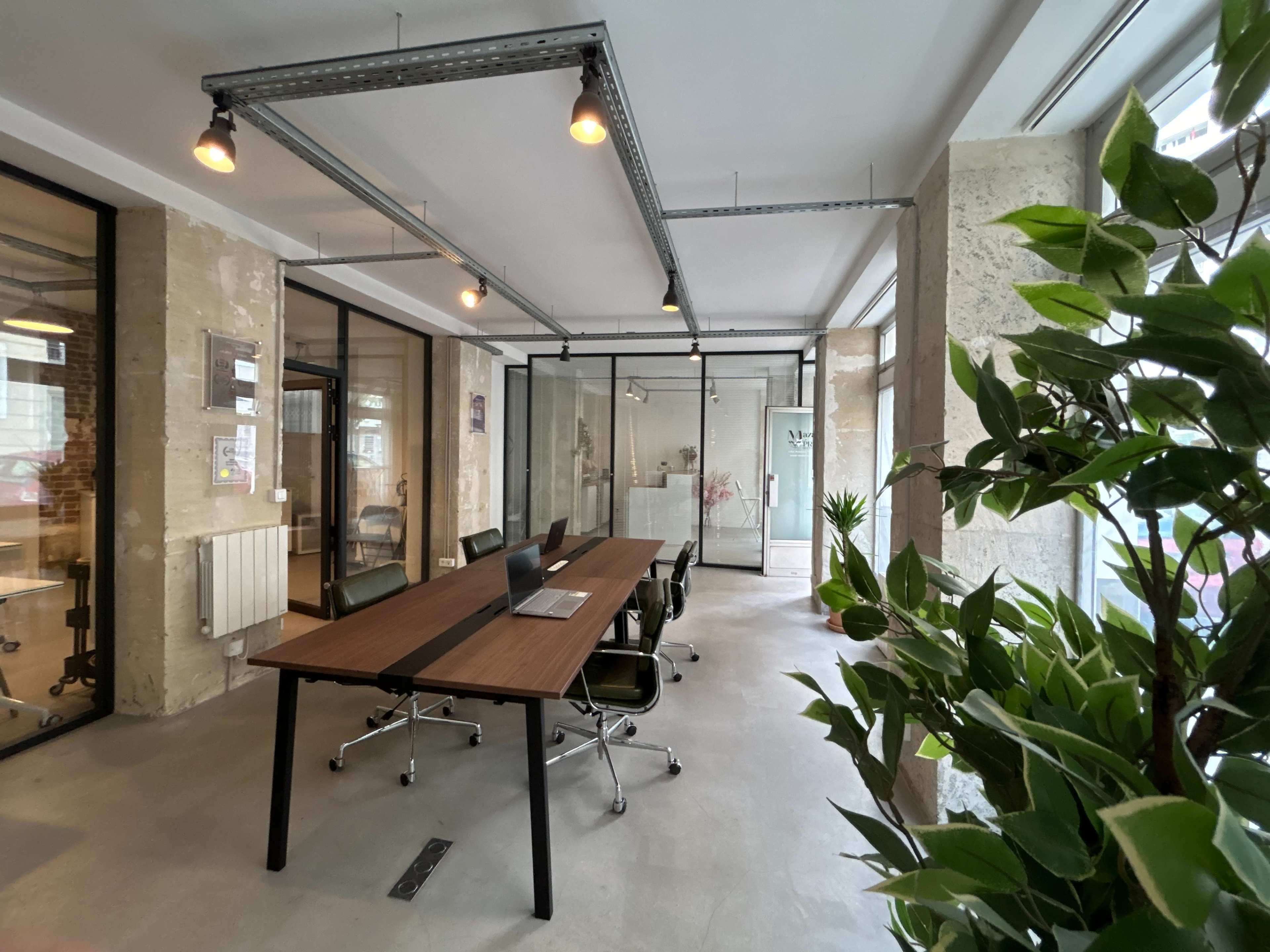 Bureaux lumineux et spacieux à Paris Image in Salpêtrière, Paris
