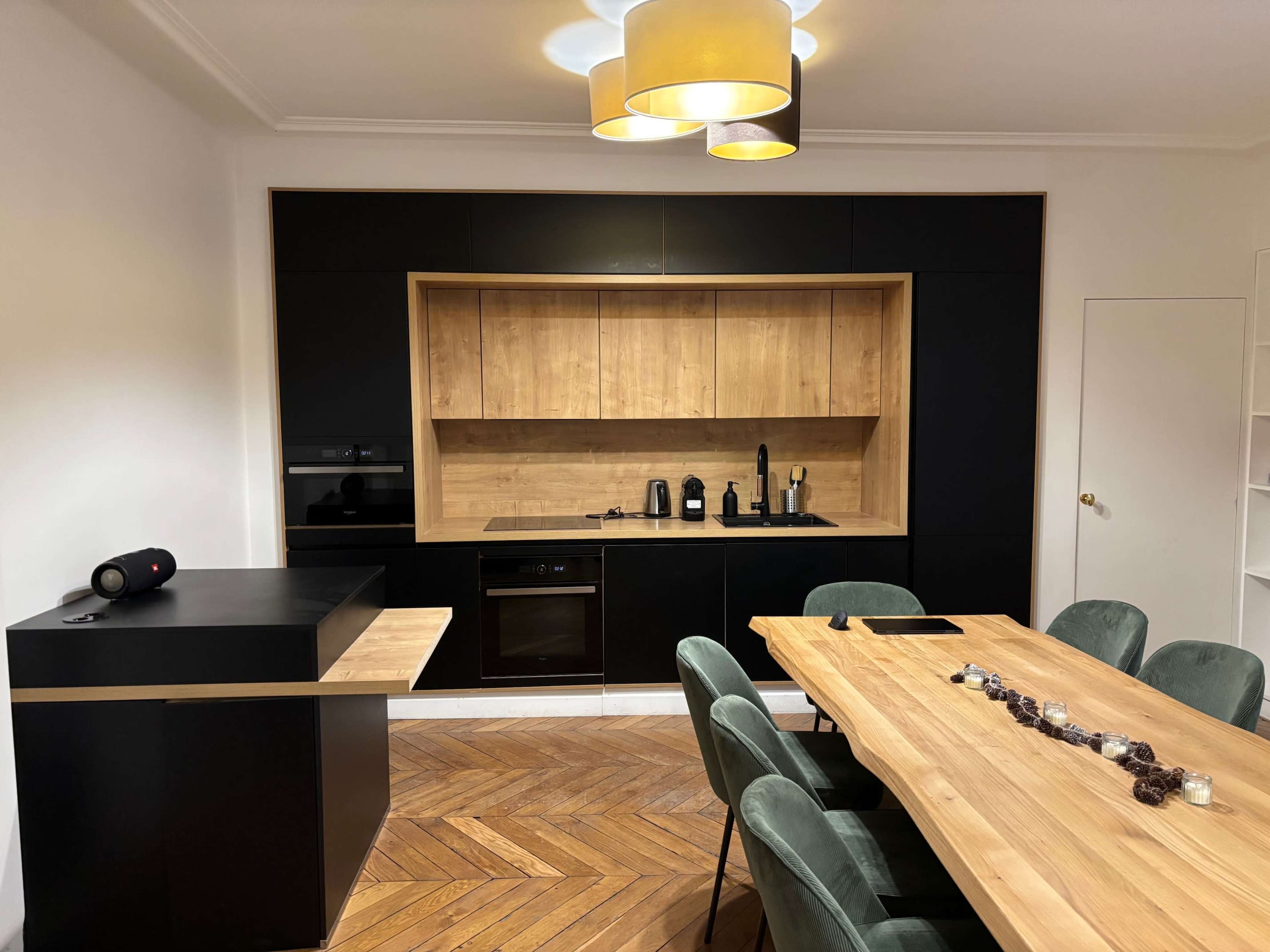 Espace de travail cosy dans le centre de Paris Image in Faubourg-Montmartre, Paris