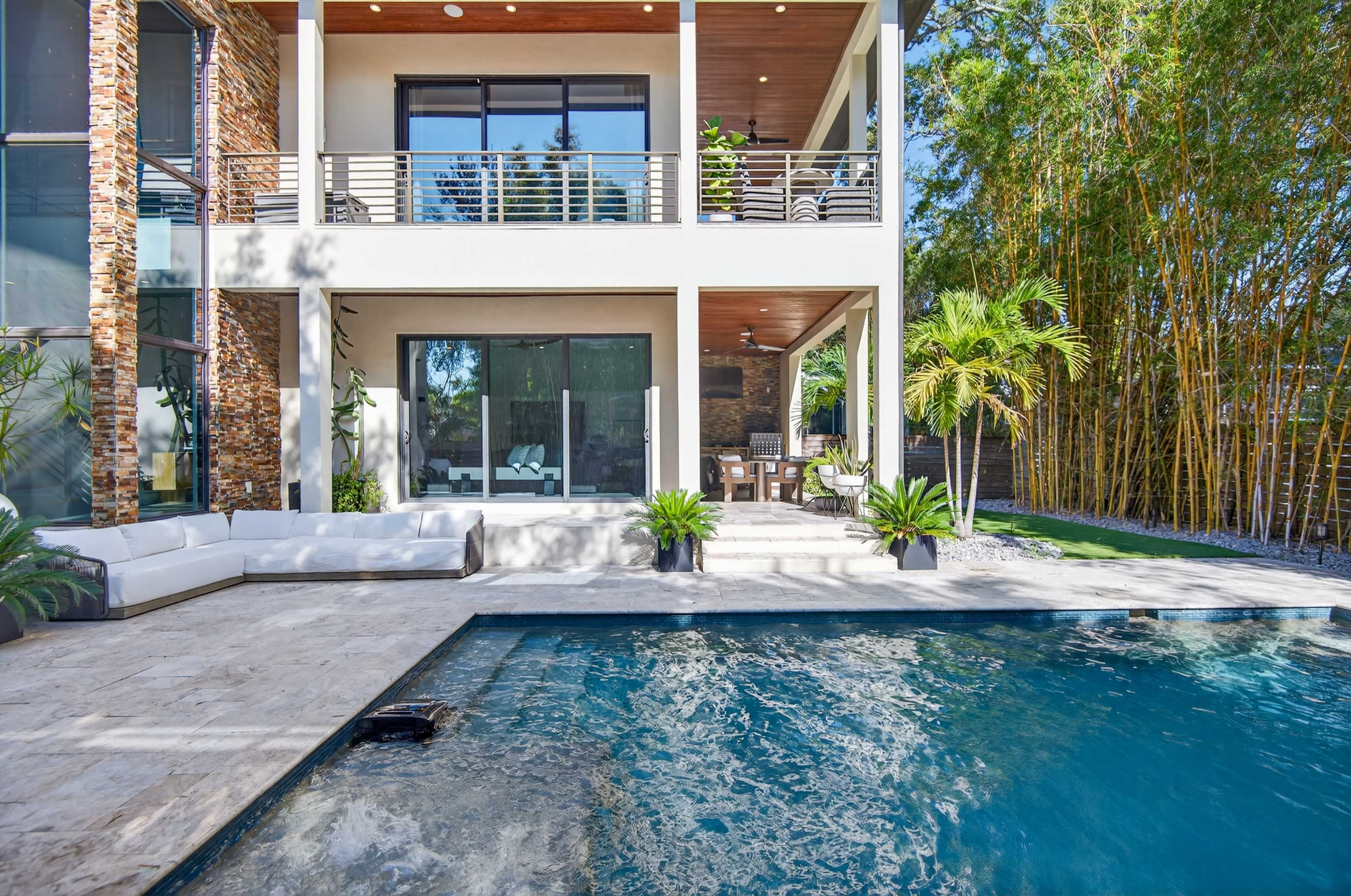 Luxury South Tampa Creative Production Home w/ Pool & Natural Light Image in Ballast Point, Tampa, FL