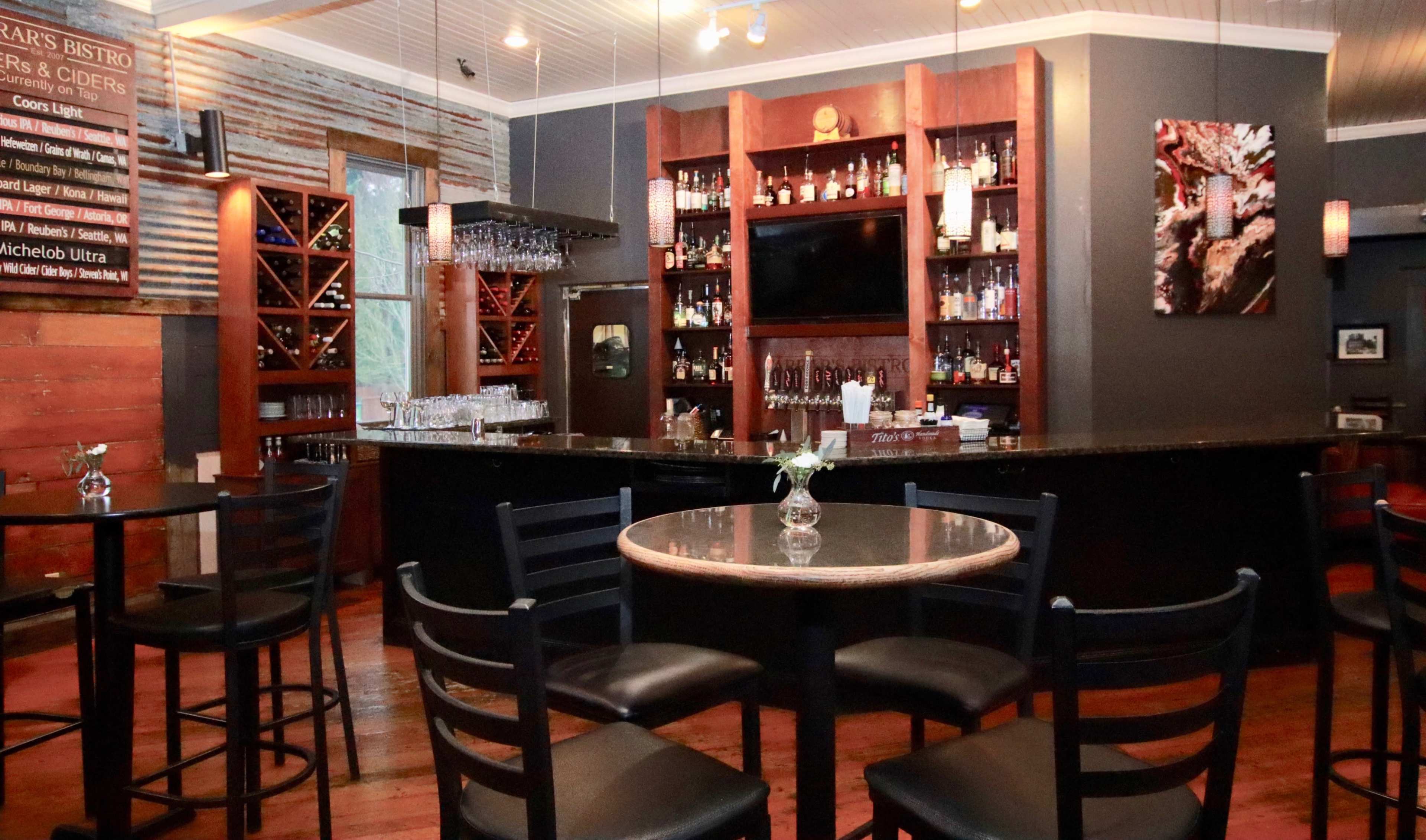 Cozy Neighborhood Restaurant Image in Felida-Starcrest, Vancouver, WA