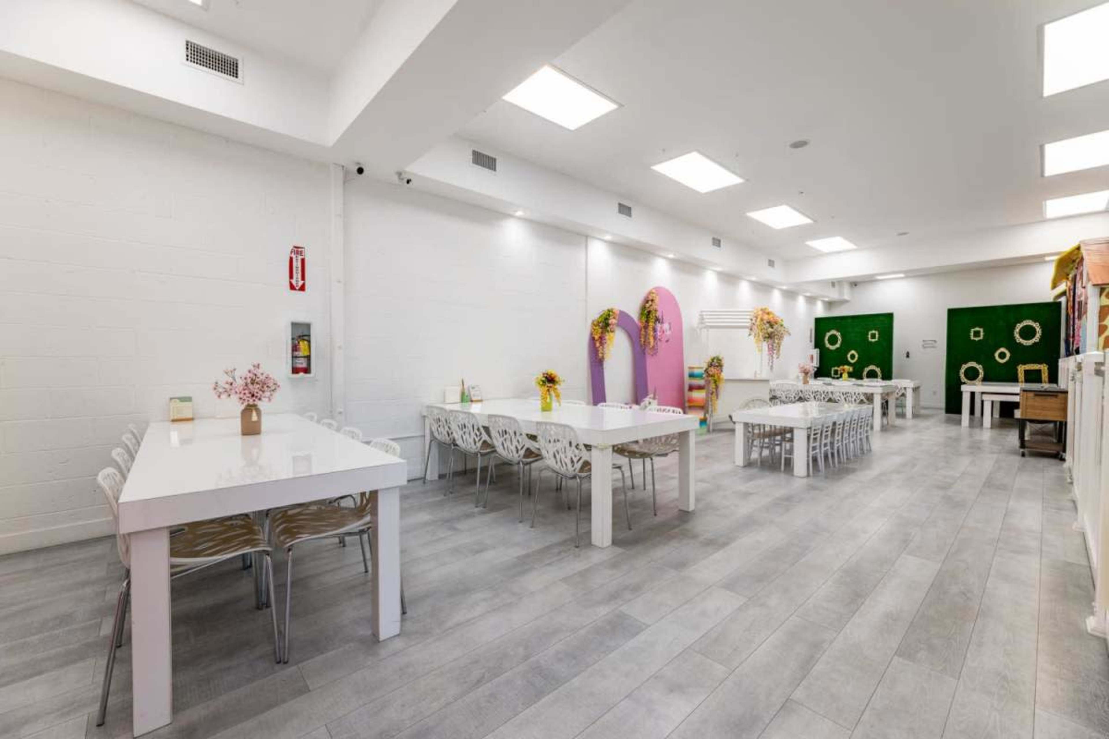 Spacious Urban Indoor Playground with Modern Charm Image in Valley Glen, Van Nuys, CA