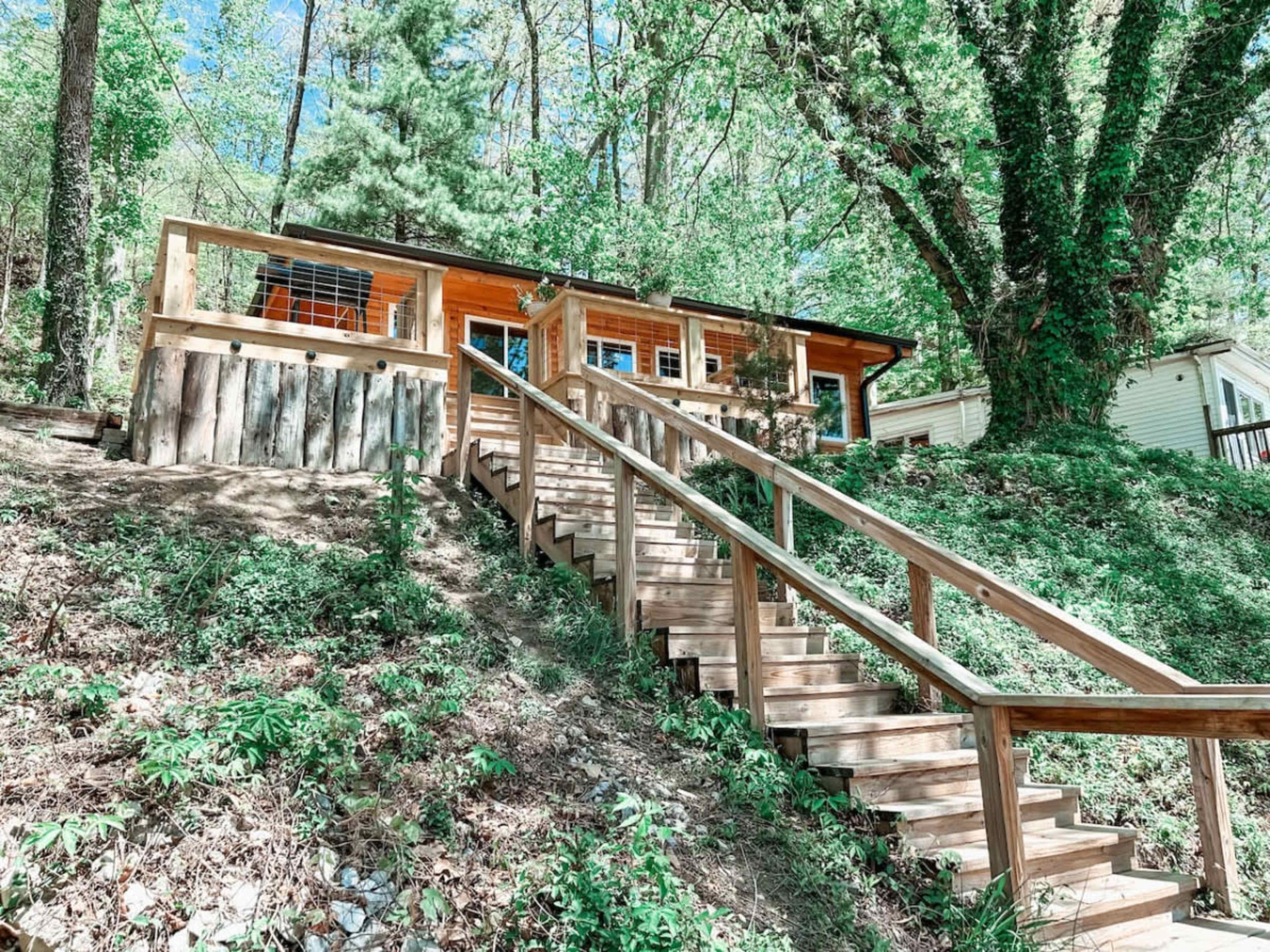 Hilltop Cabin Image in Jefferson Township, Martinsville, IN
