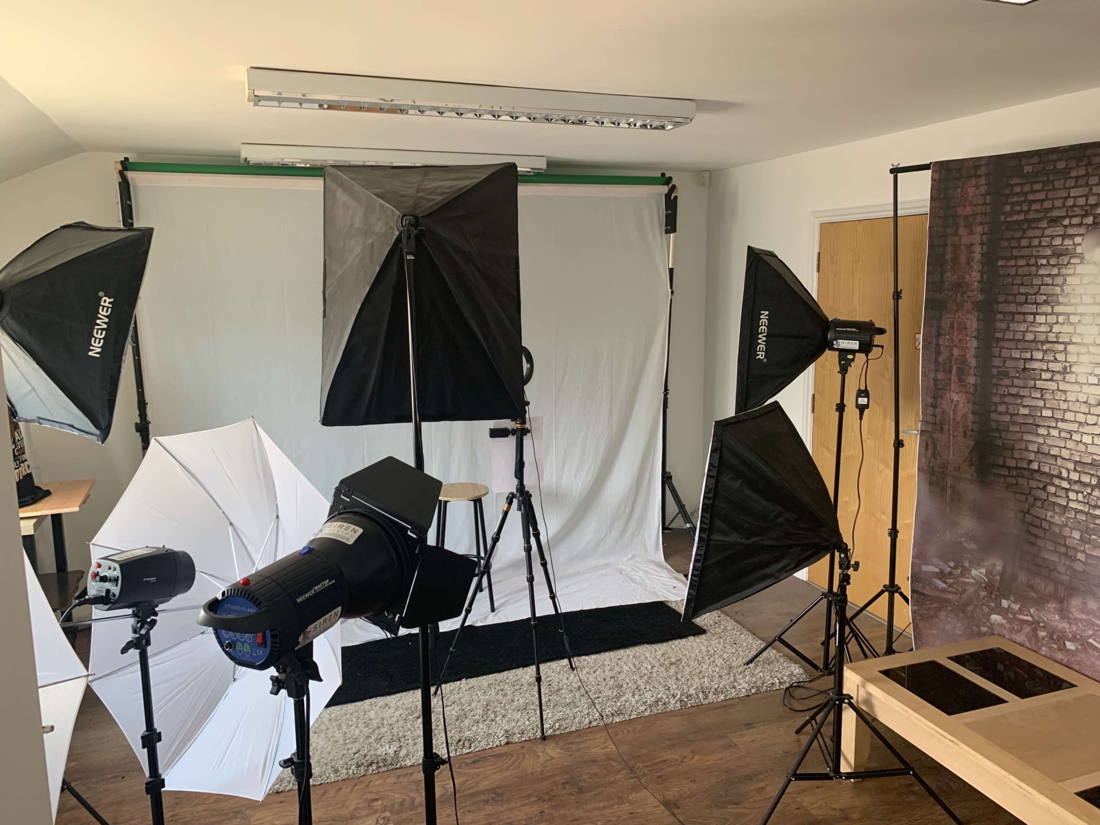 Professional Photography Studio For Hire In Bassingbourn, Bassingbourn |  Production | Peerspace, image size:3840x2880