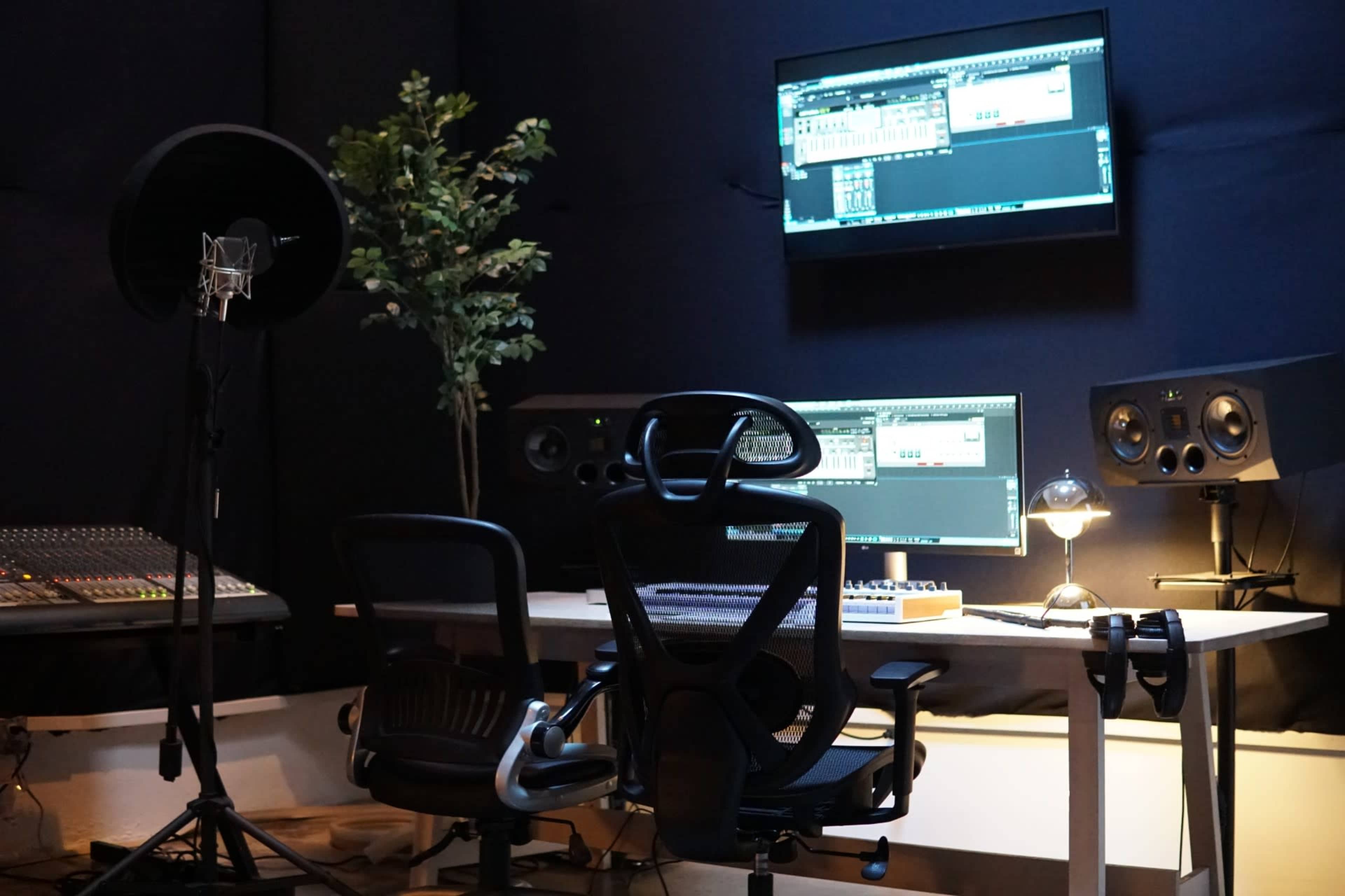 Large Brooklyn Recording  & Writing Studio Image in Bushwick, Brooklyn, NY