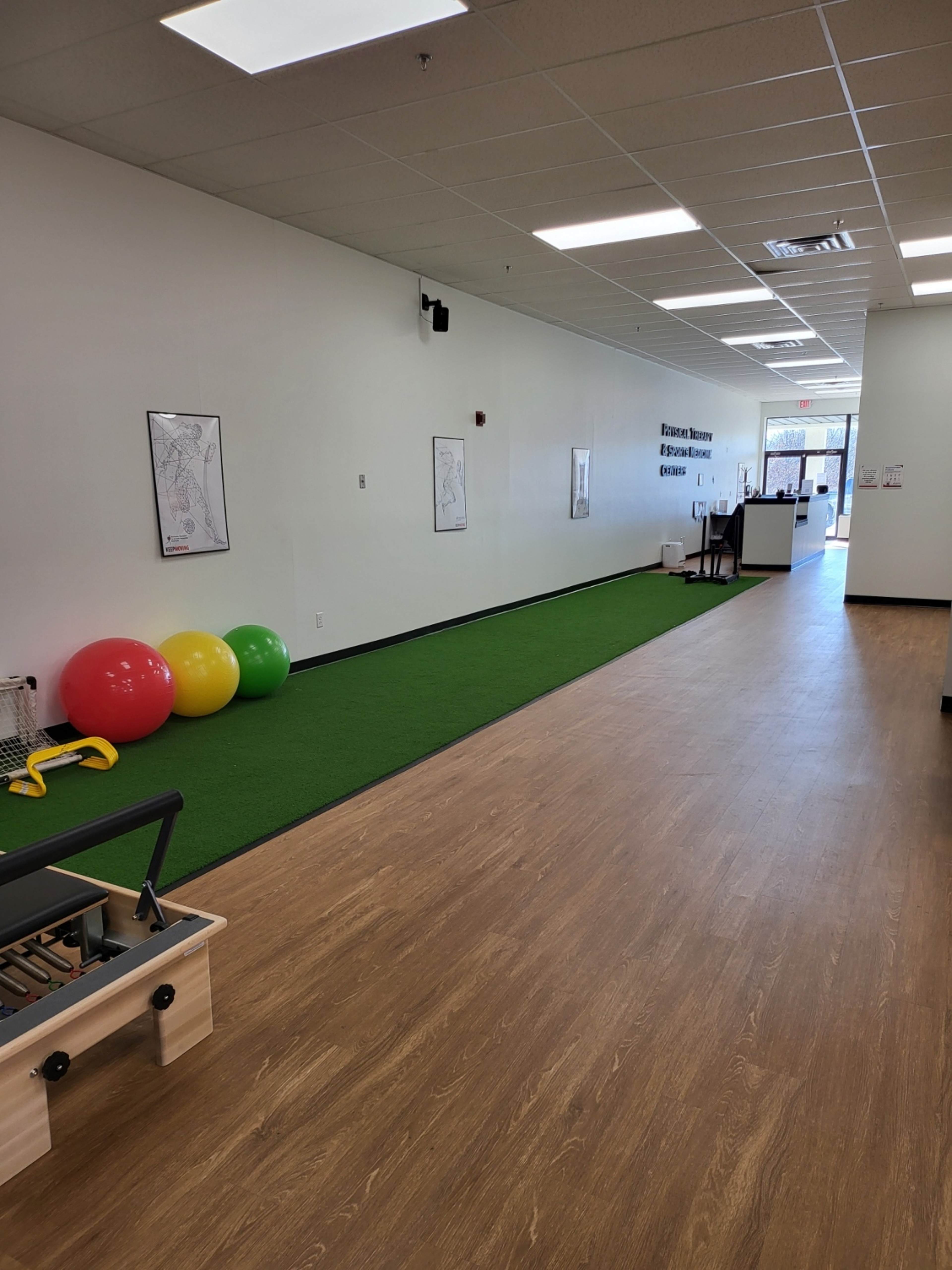 Fitness studio (3500 sq ft overall) with 1000 sq ft of open studio space right off of route 395 Image in Westside Norwich, Norwich, CT