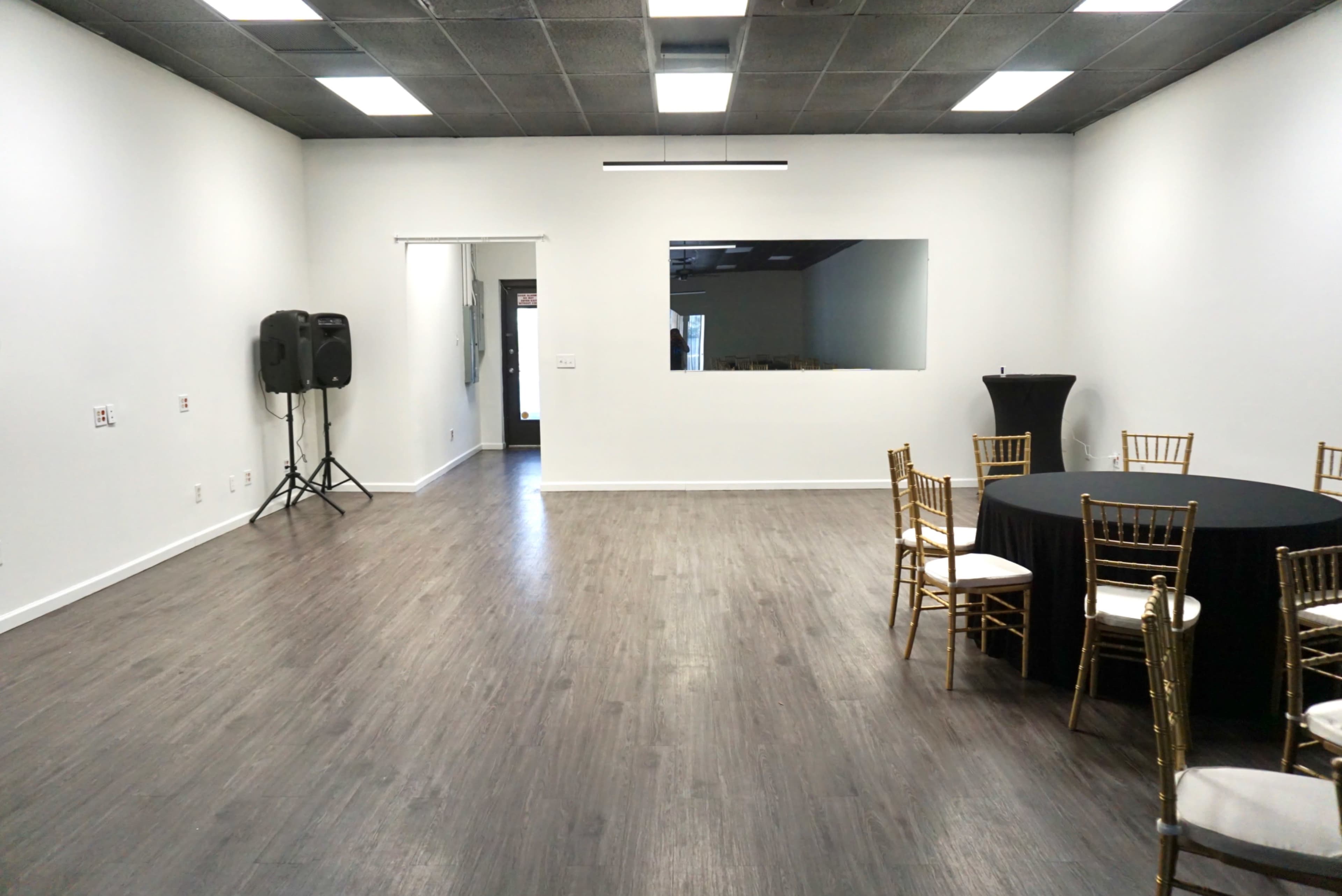 The Modern Luxury Gathering Suite Image in Dunwoody, Atlanta, GA