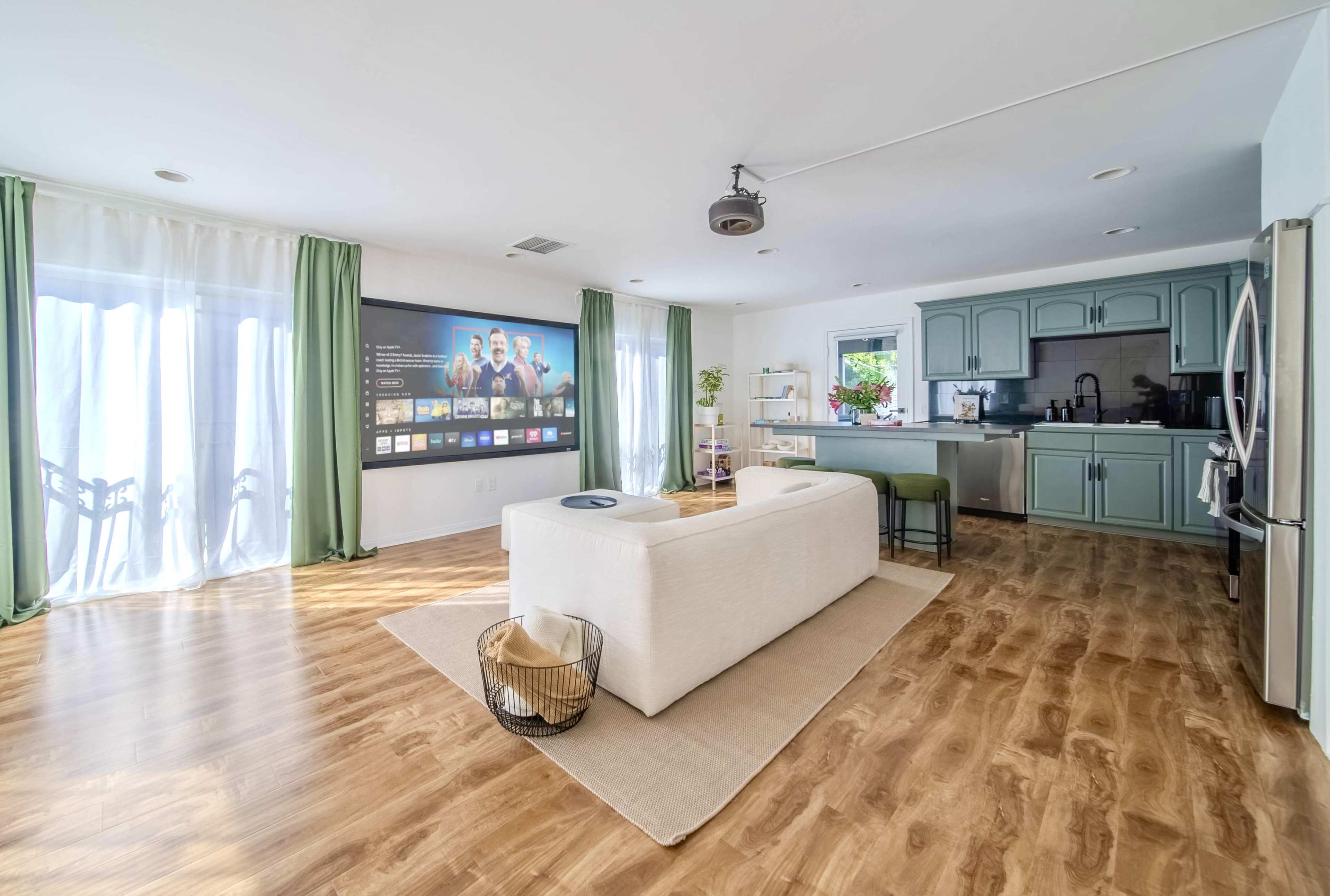 2BD Townhouse w/ Private Rooftop and Ocean View Image in Venice, Marina del Rey, CA