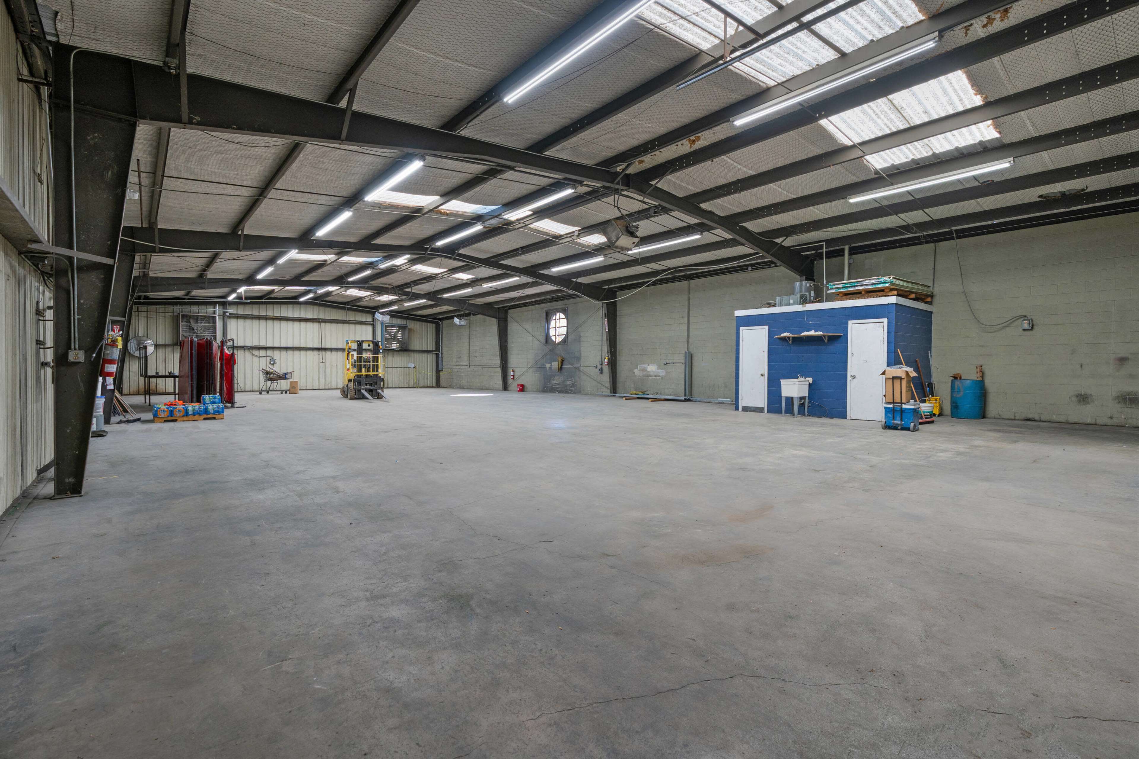 Raw Industrial Warehouse-4,800 SF-14' Ceilings-Skylights-Close to Downtown San Antonio Image in Denver Heights, San Antonio, TX