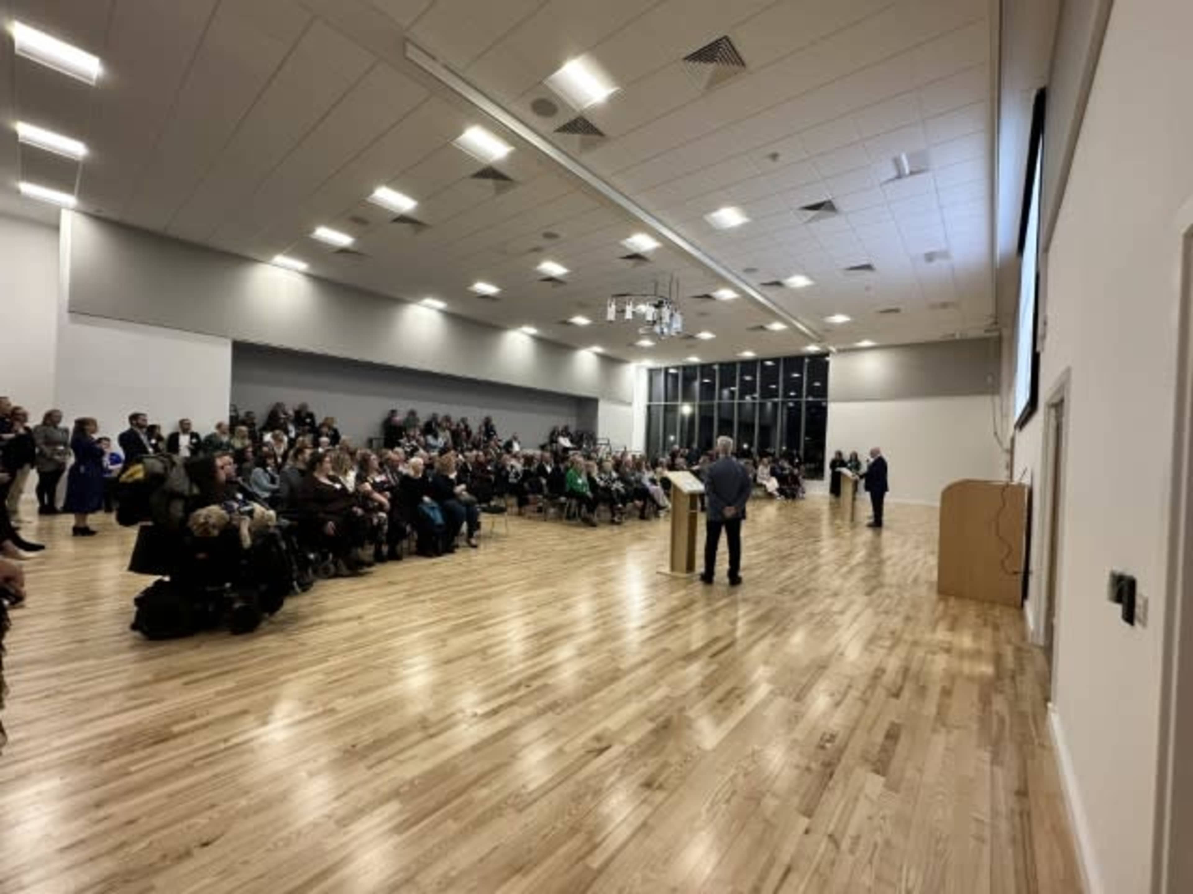Spacious, inspiring and versatile Margaret Mason Hall, Cheshire, within a tranquil 30 acre campus Image in Heald Green, Manchester, ENG