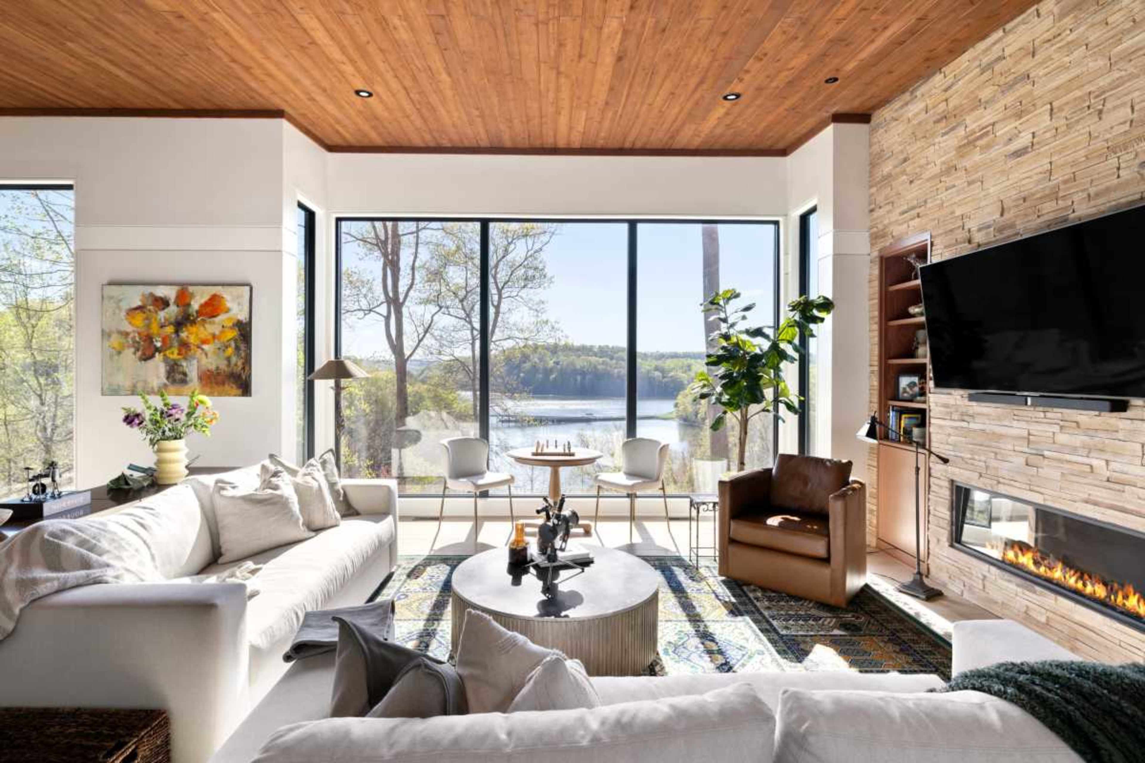 Resort Style Home with Lake and Mountain Views Image in , Morgantown, WV