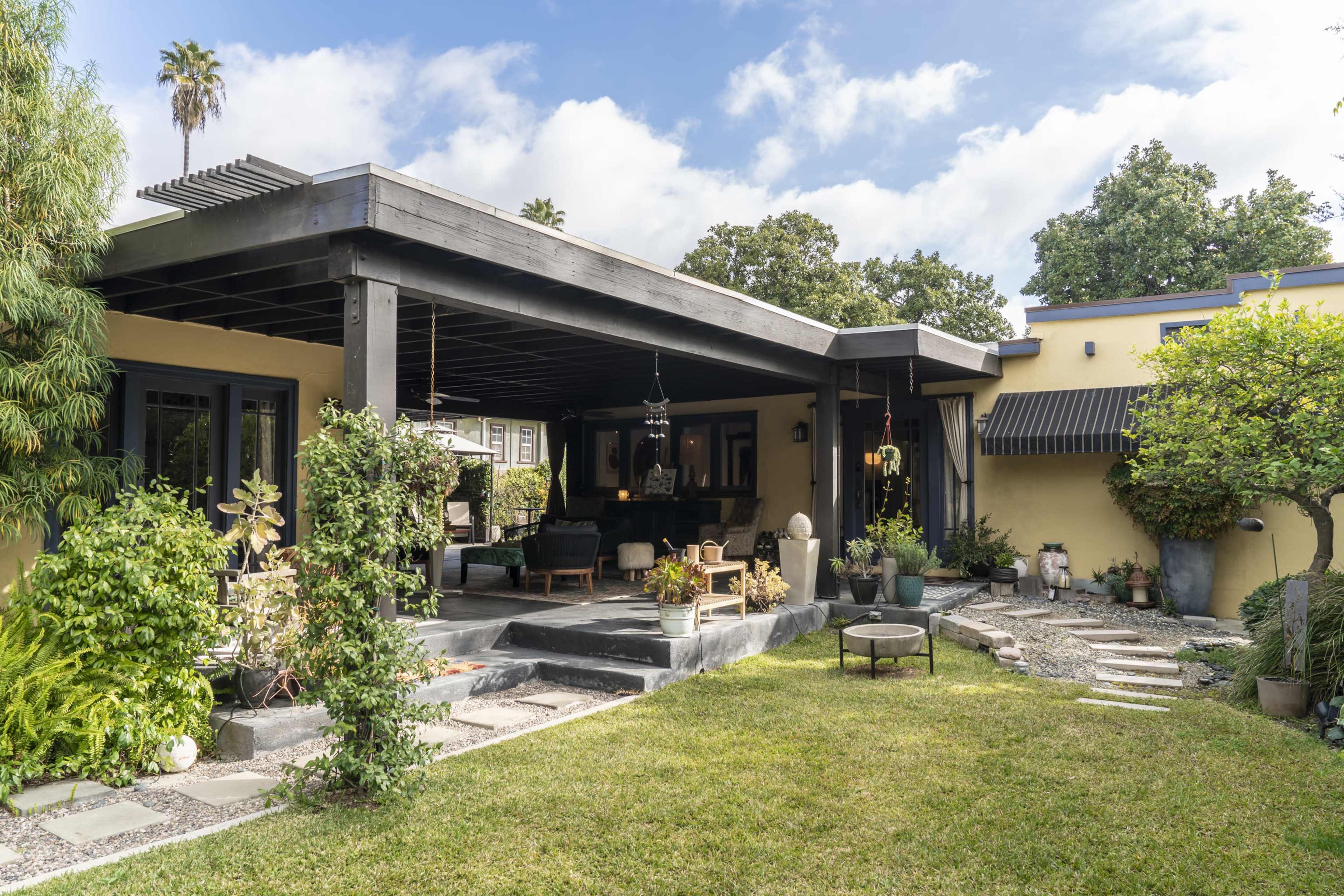 A Lush Garden Cocoon - Evergreen Outdoor Lounge and Garden Space For Film Shoots and Production in Pasadena Image in North Central, Pasadena, CA