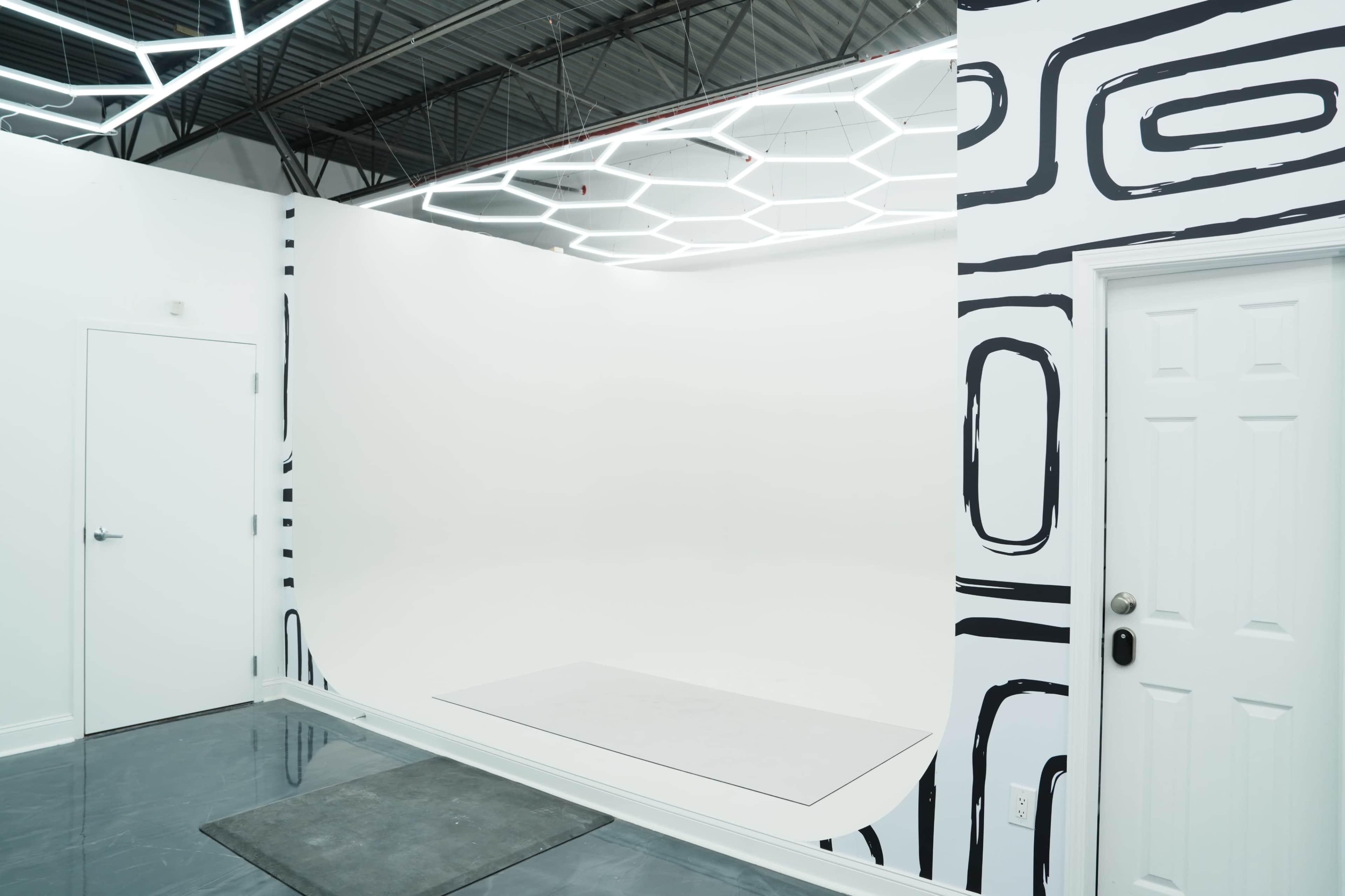 Modern Production Photography/Video Studio in Atlanta Cyc Wall Image in Gwinnett Village, Norcross, GA