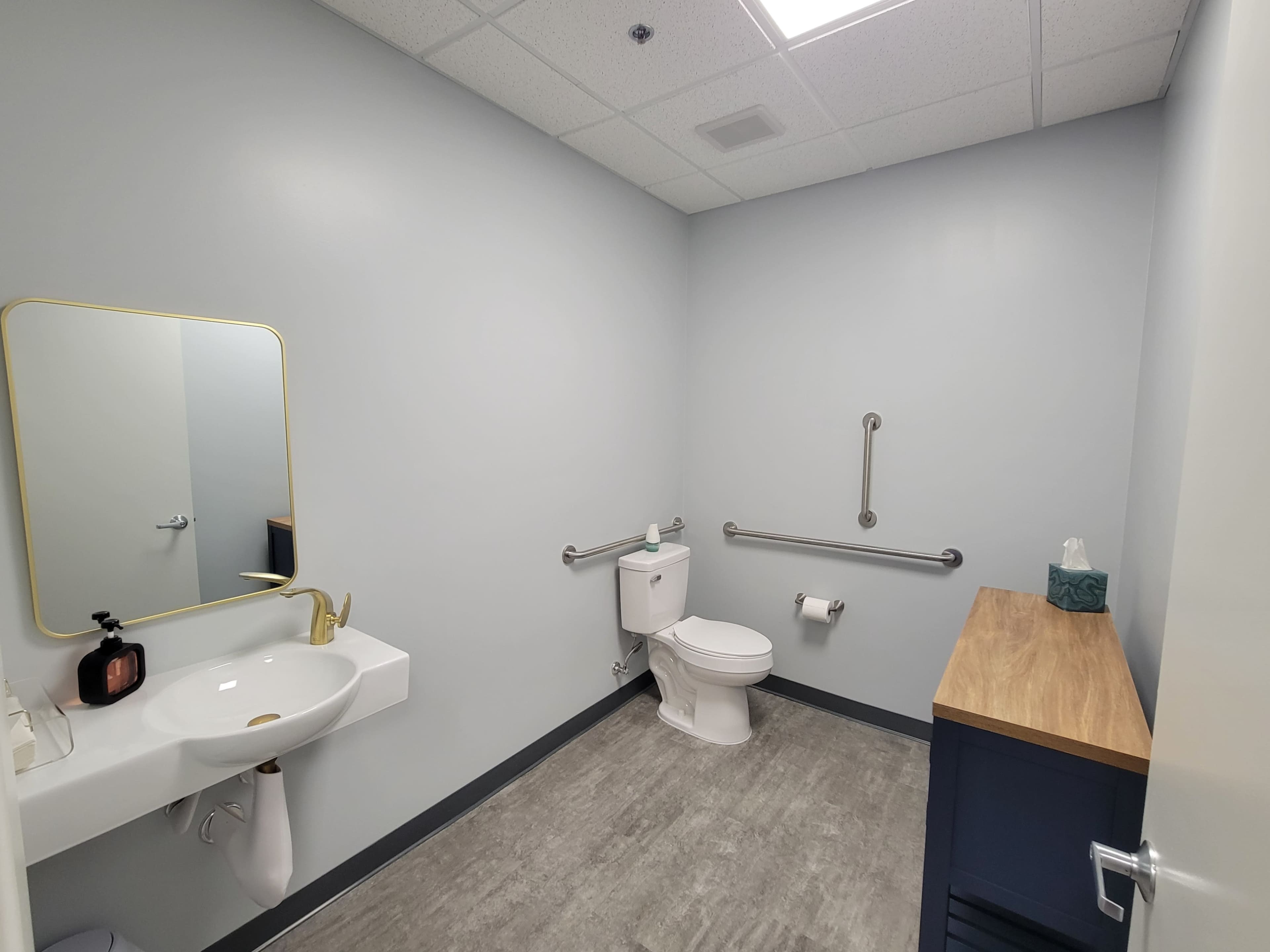 Professional Meeting Room w/Bathroom & Kitchenette Image in Owings Mills, Owings Mills, MD