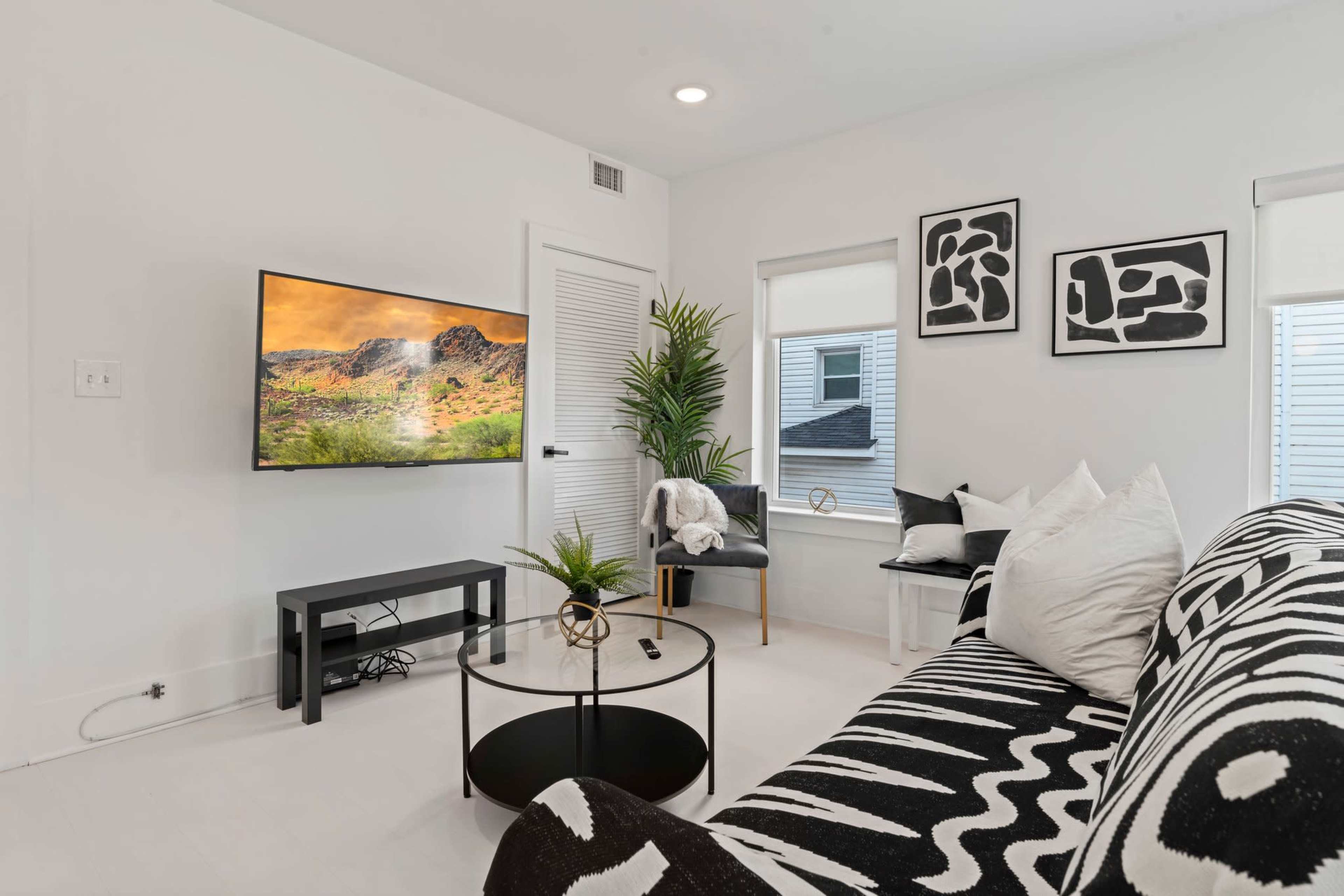 Sophisticated & Intimate Creative Space with Overnight Stay Options Image in North Philadelphia, Philadelphia, PA