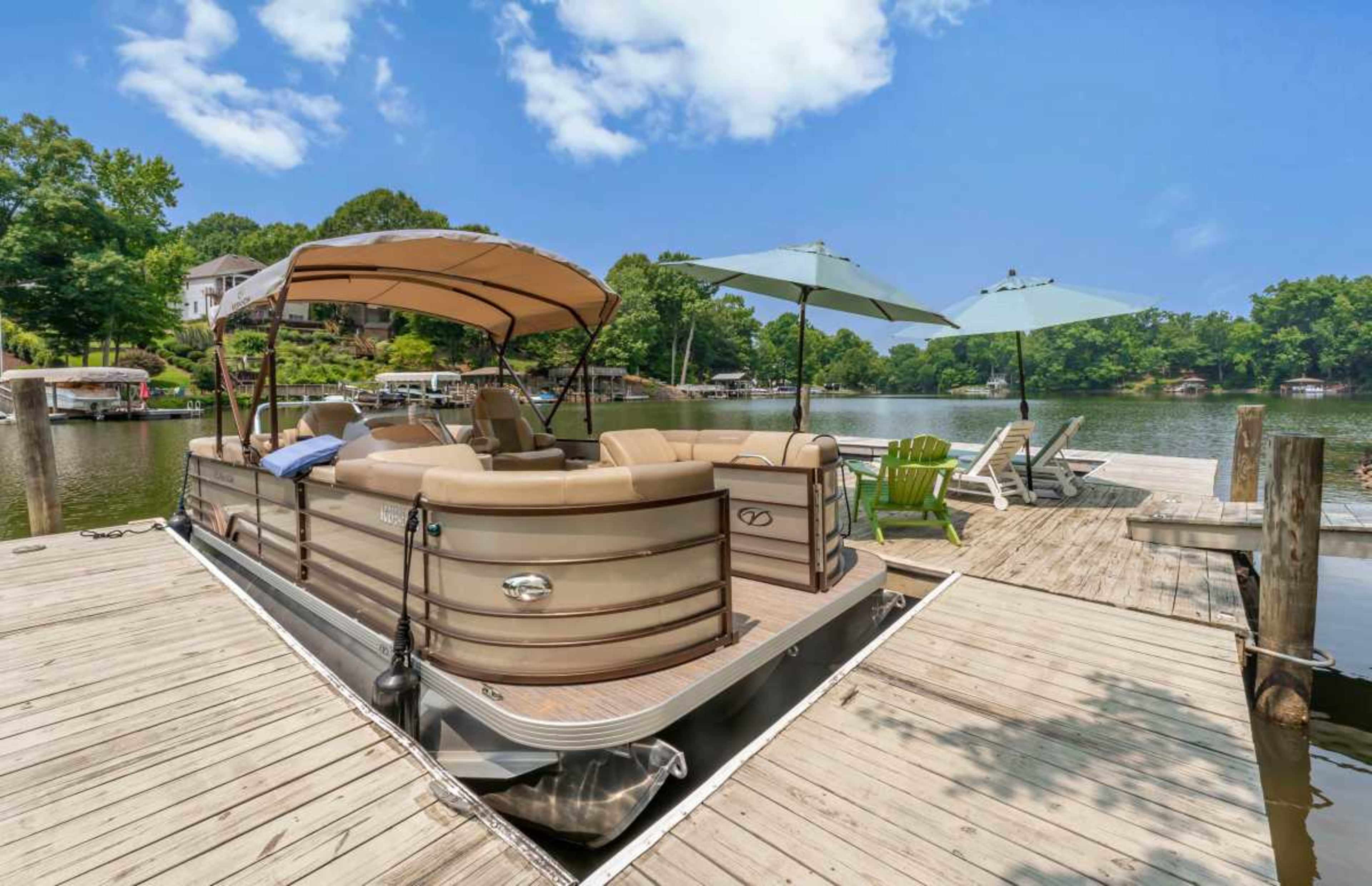 Beautiful NEW Cottage on Lake Wylie Image in Dixie - Berryhill, Charlotte, NC