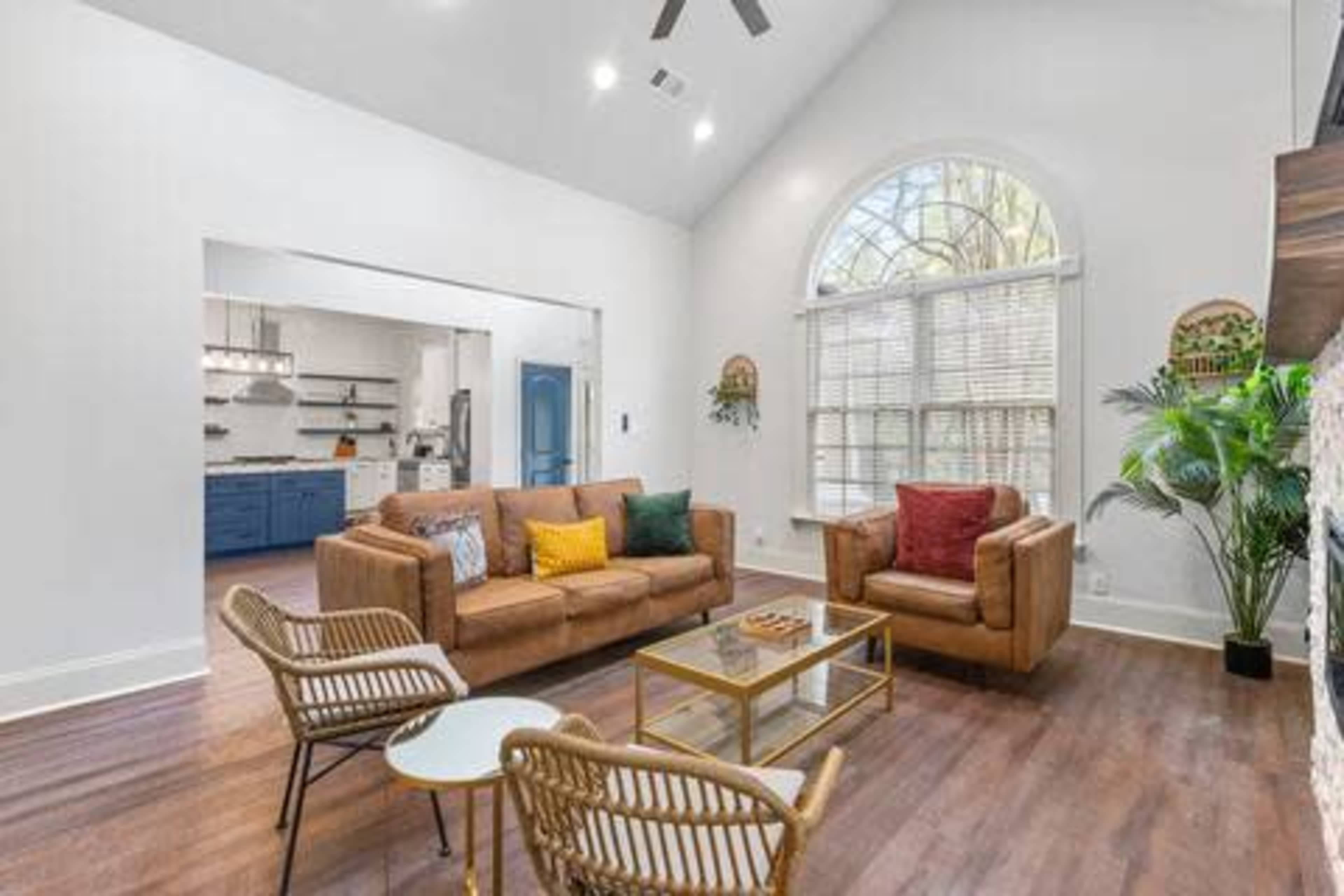 Luxury Intown-ATL Spacious Retreat (6 Rms; 10 Bds) Image in Grove Park, Atlanta, GA