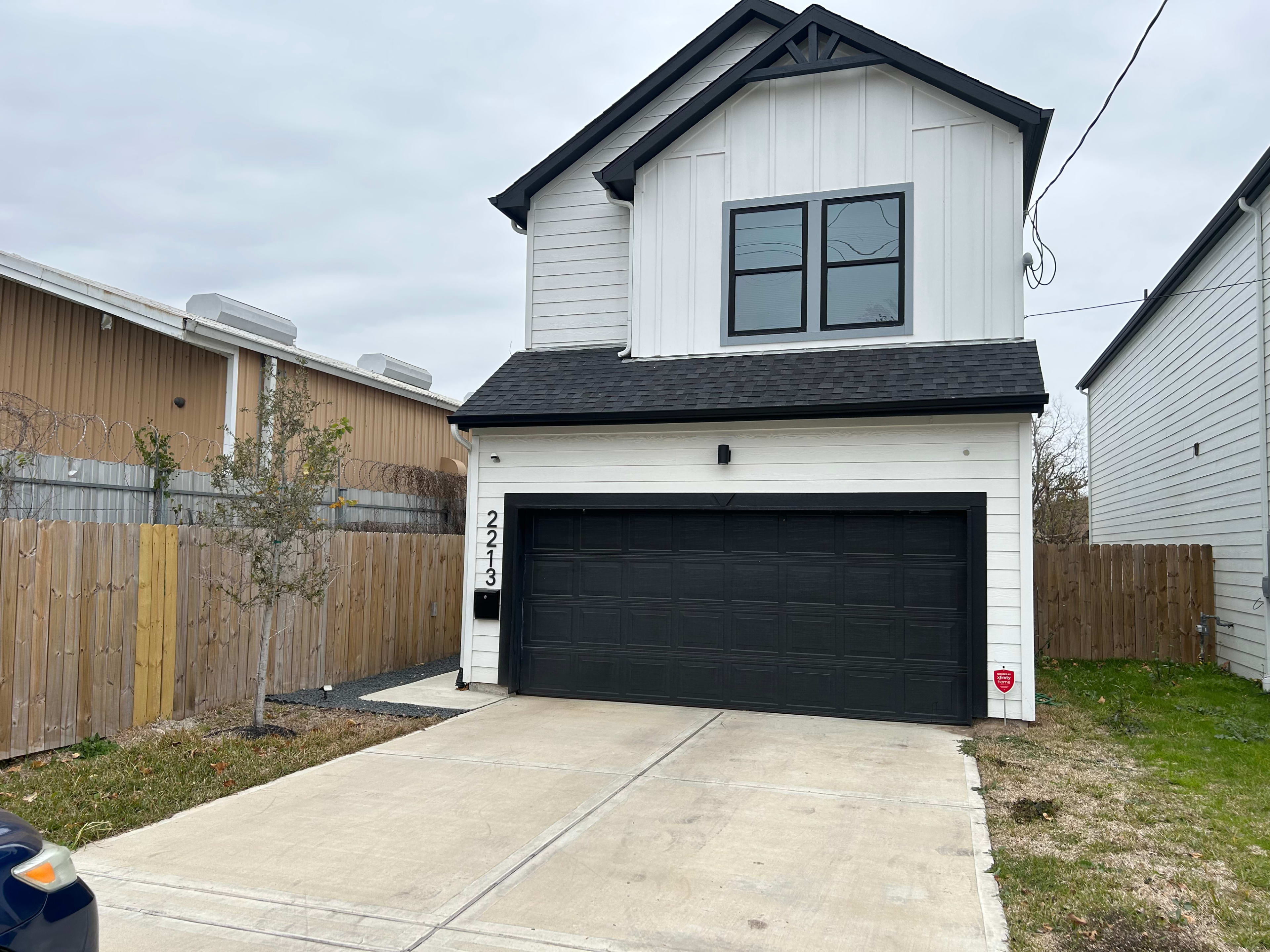 Modern Townhome with Nice Backyard: 5 minutes from Downtown Image in Greater Fifth Ward, Houston, TX