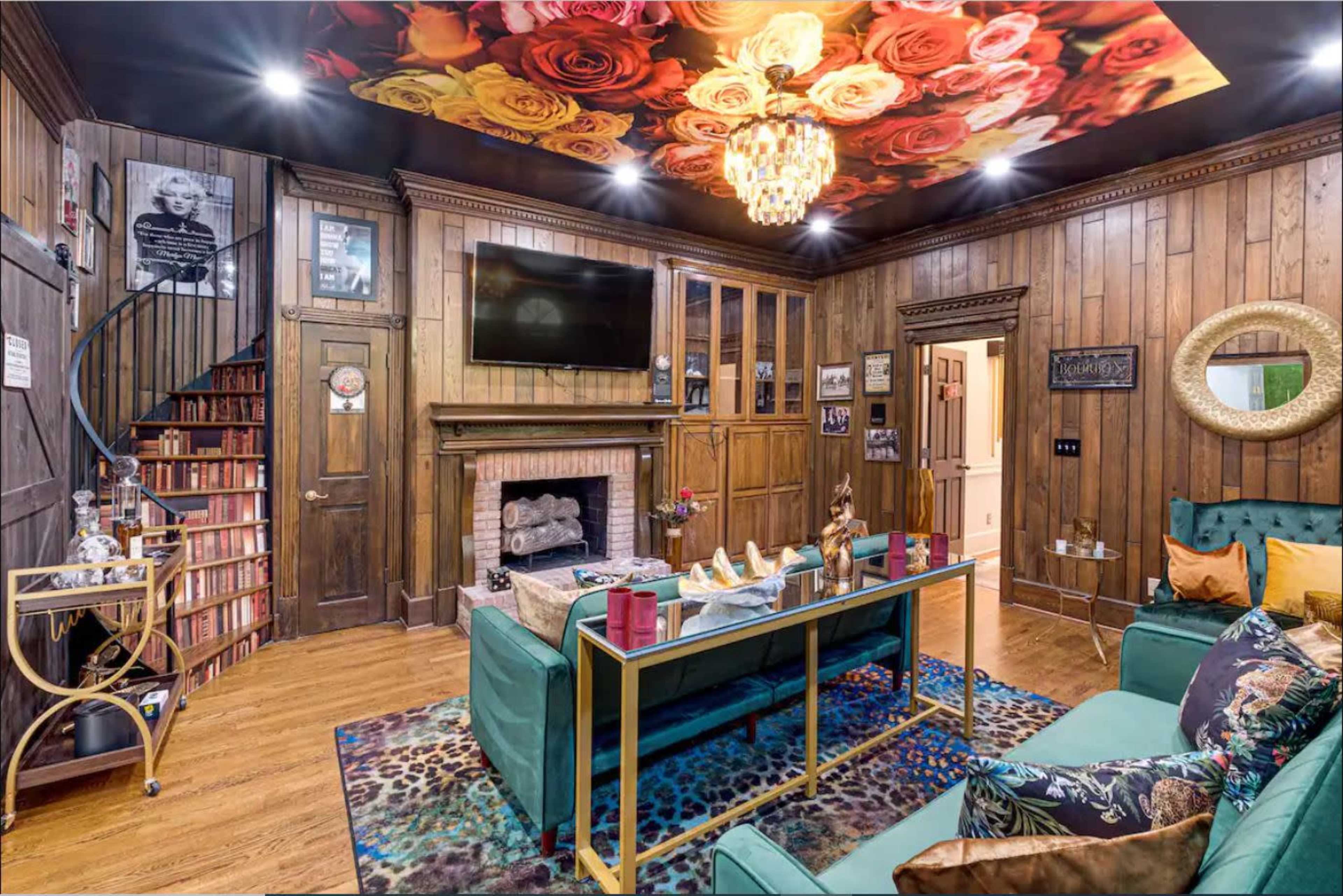 Private Luxurious Mansion w/ Pool Image in Mableton, Mableton, GA