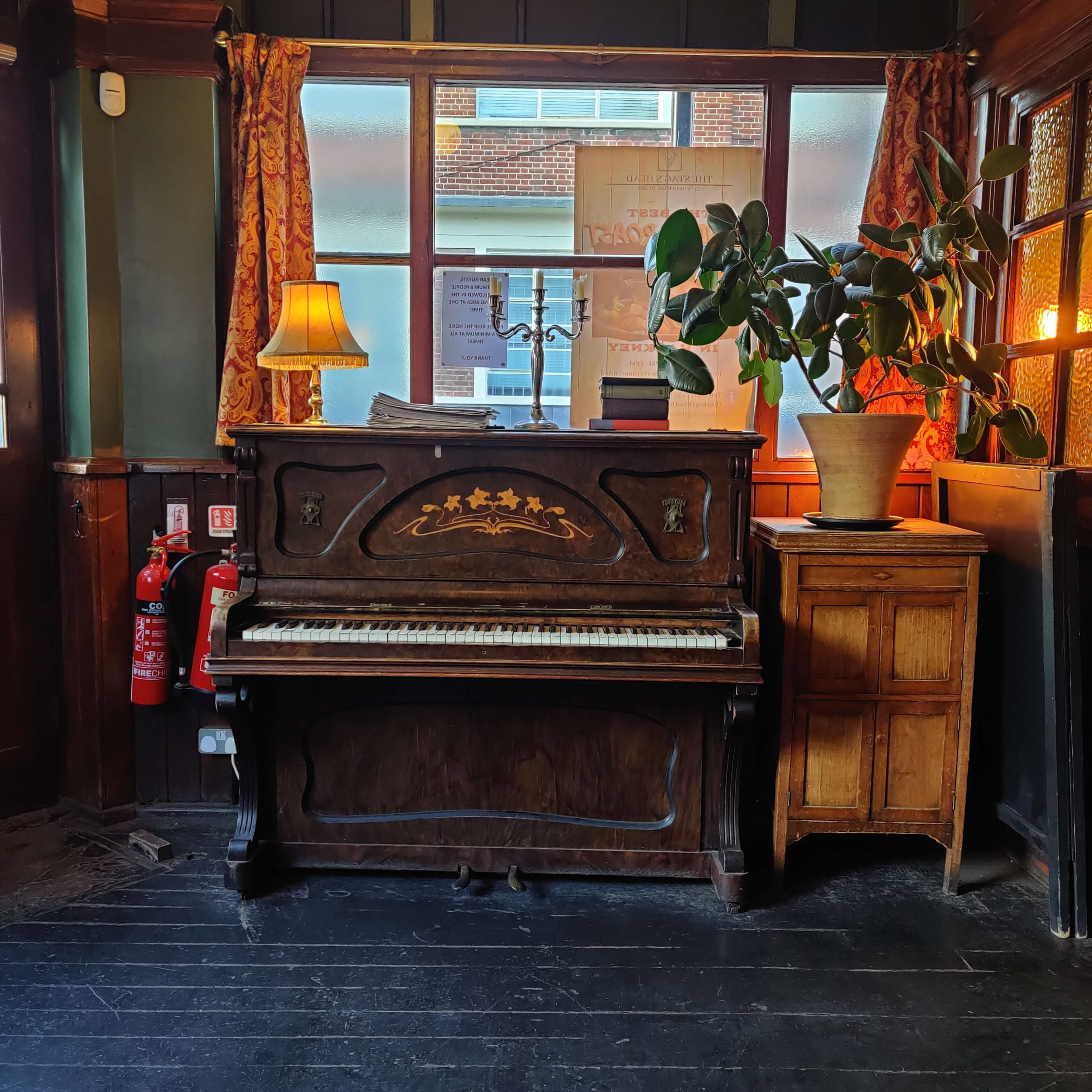 Old School Pub with a Huge Beer Garden and Function Room Image in London, London, ENG