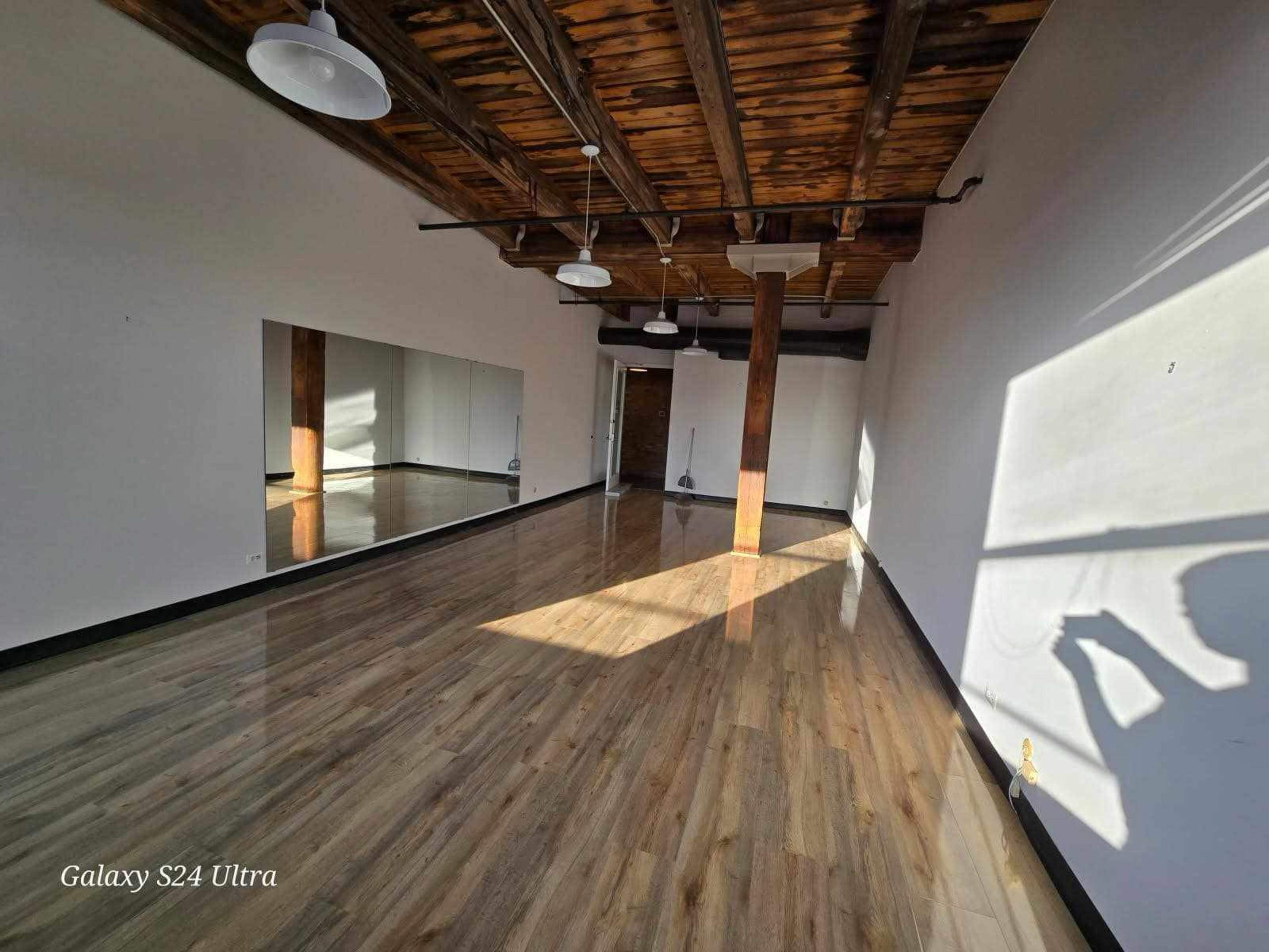 Affordable Dance Room 204 Goose Island Image in Near North Side, Chicago, IL