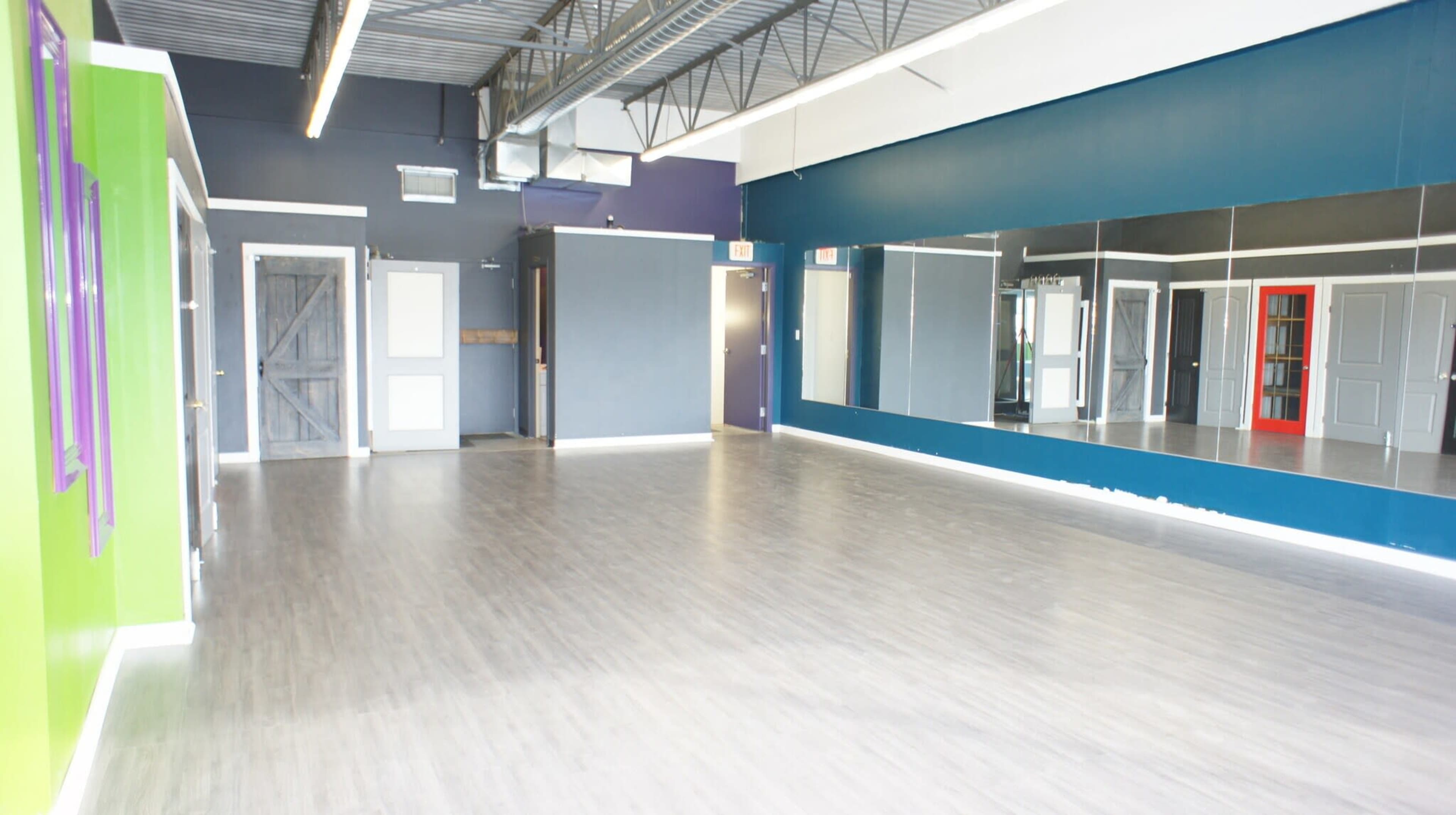 Open space with high ceilings studio Image in Sherwood Park, Sherwood Park, AB