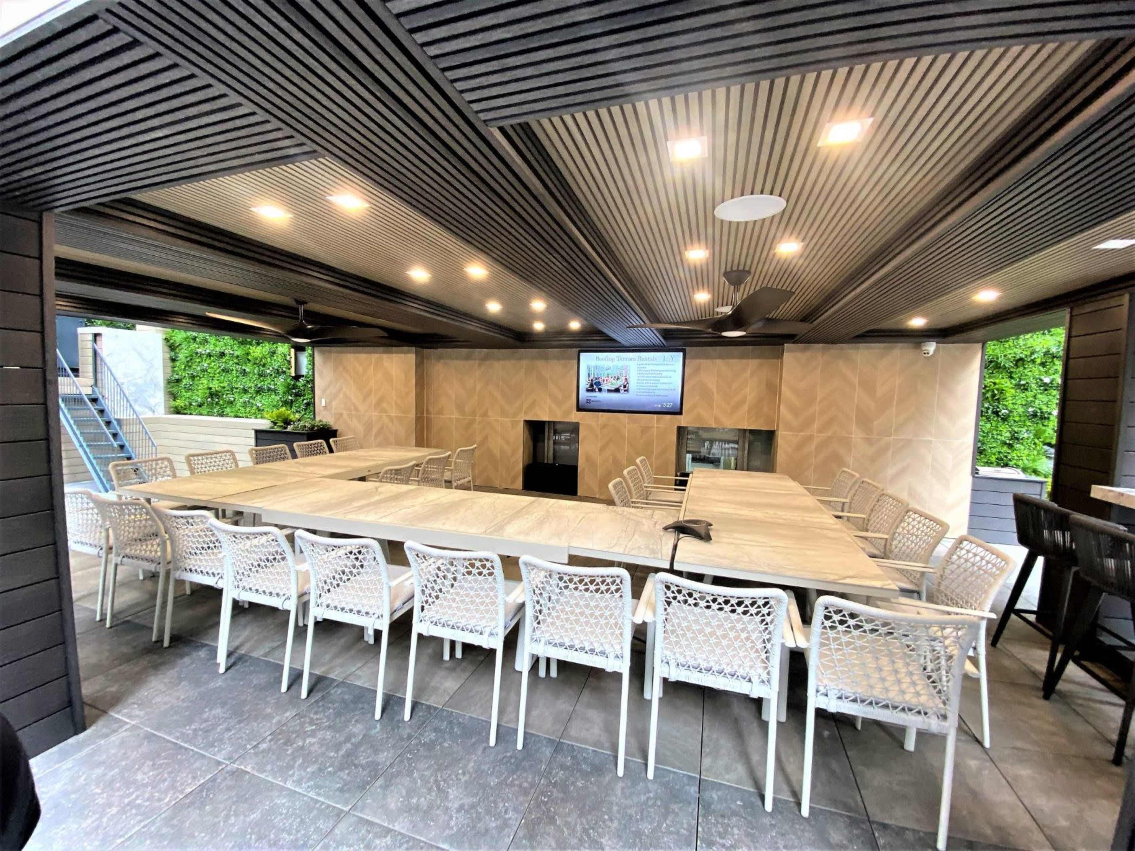 Private Office Triple Windowed Space Near Grand Central Station Image in Midtown Manhattan, New York, NY