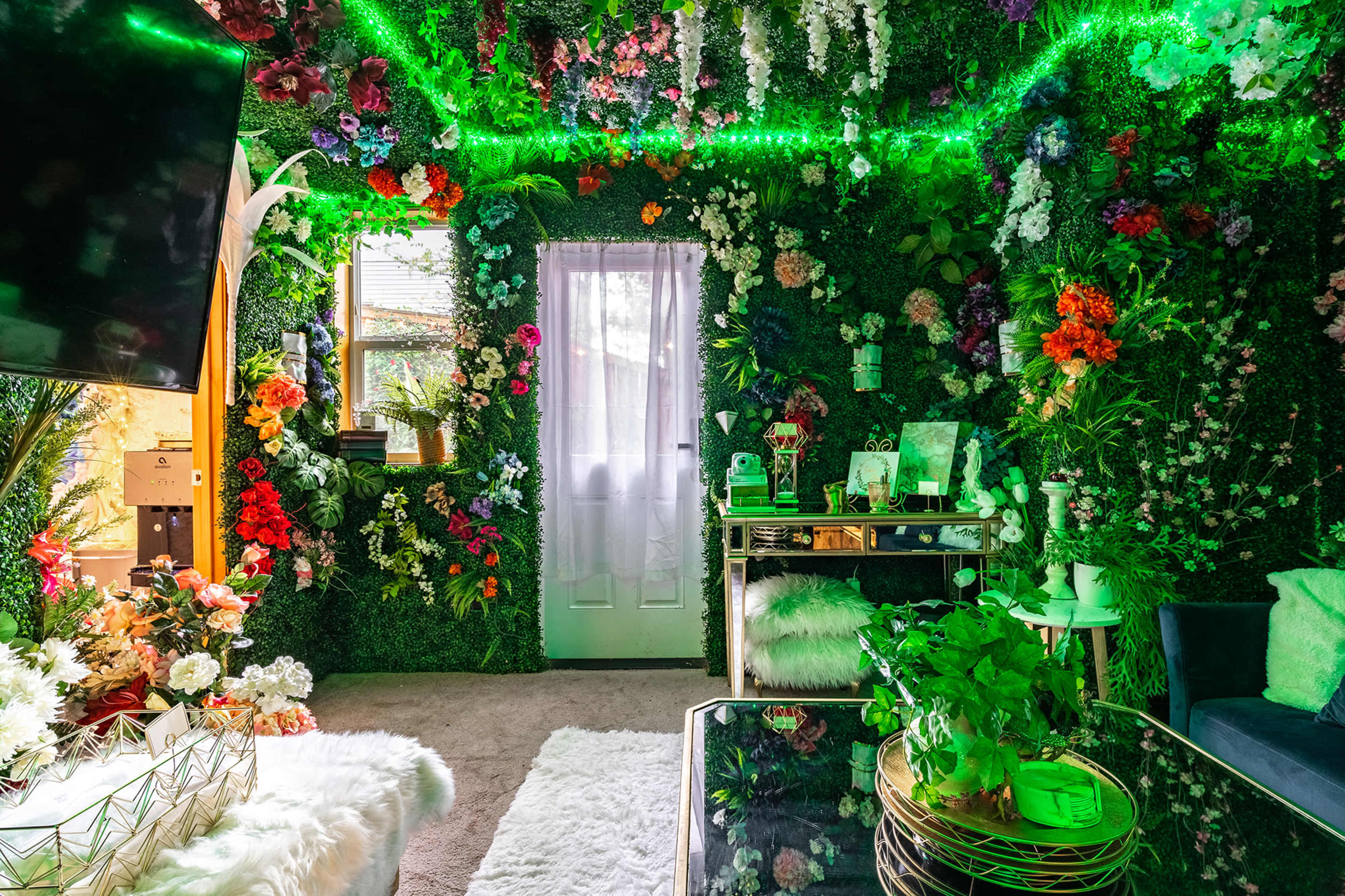 Romantic Oasis - Full Suite with Private Patio Image in Atlantic, Seattle, WA