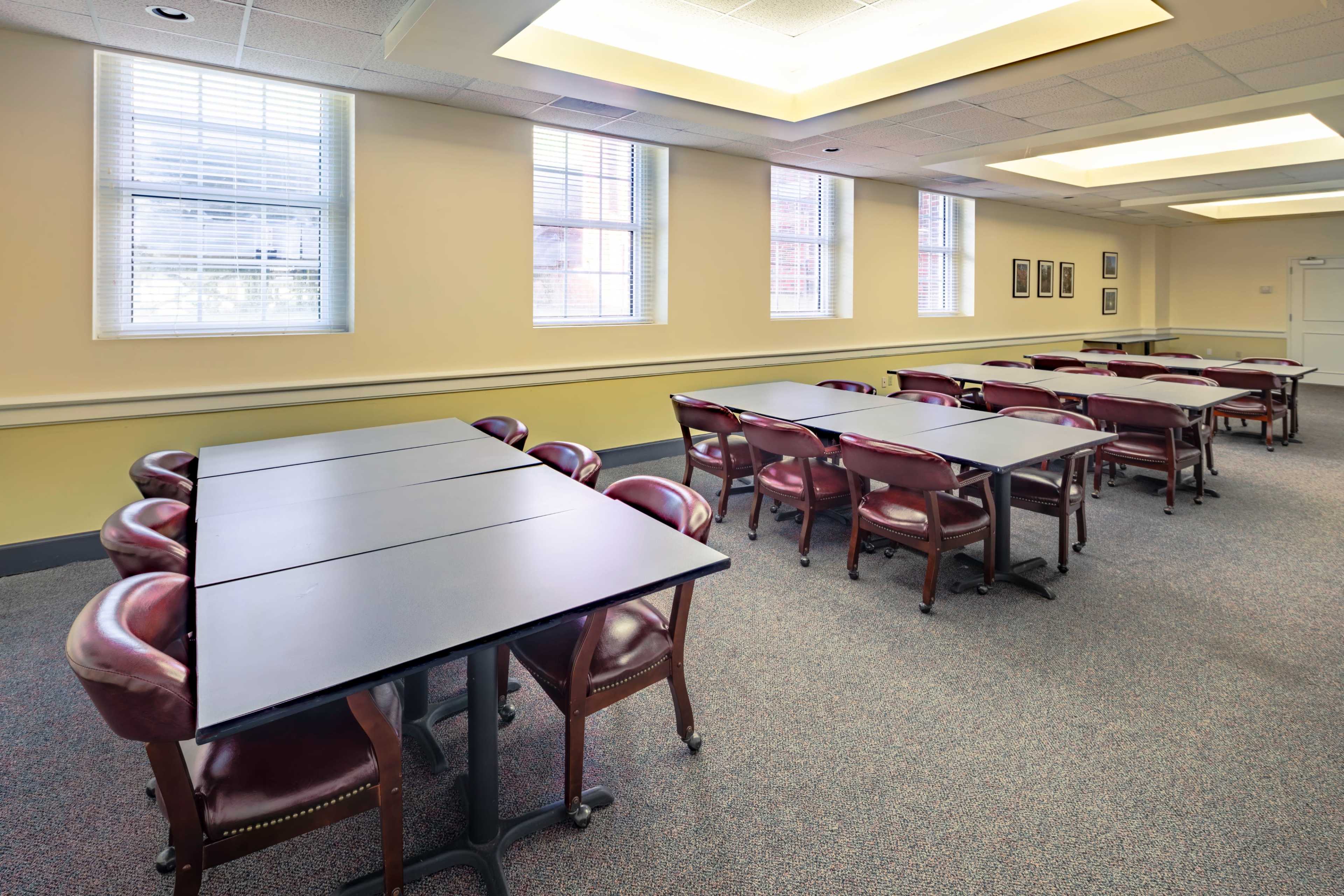 A Professional Setting for Decisive Meetings Image in Raleigh, Raleigh, NC