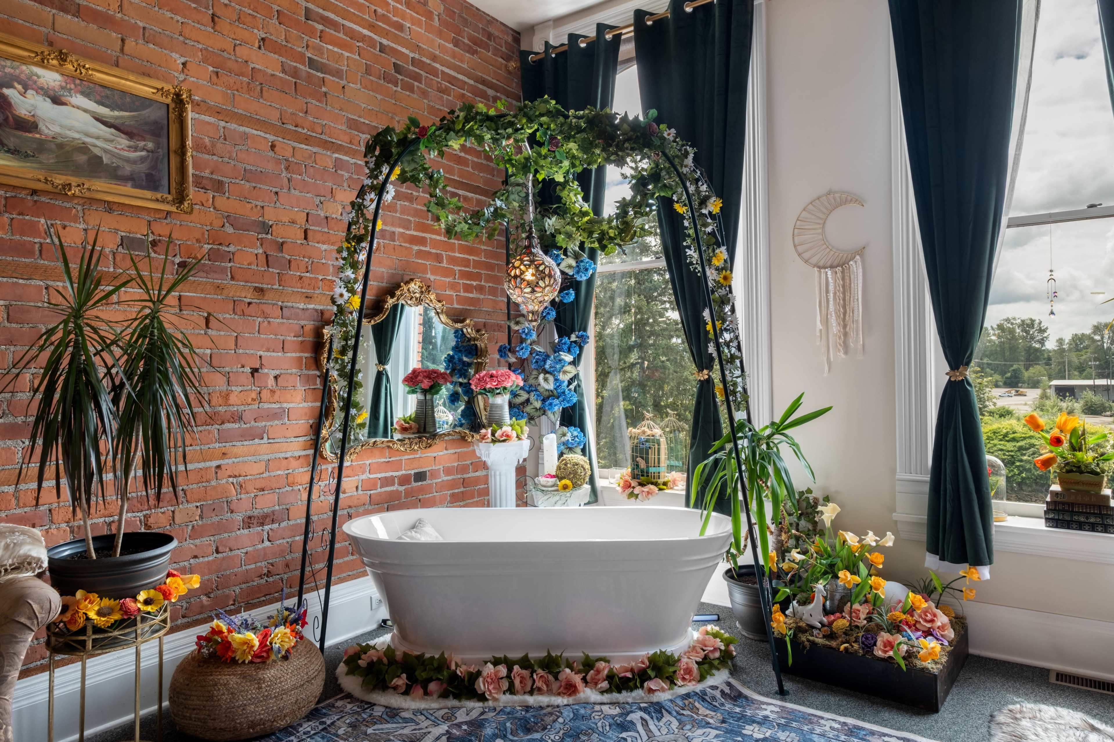 Moody Downtown Snohomish Photo Studio with Natural Light Image in Snohomish, Snohomish, WA