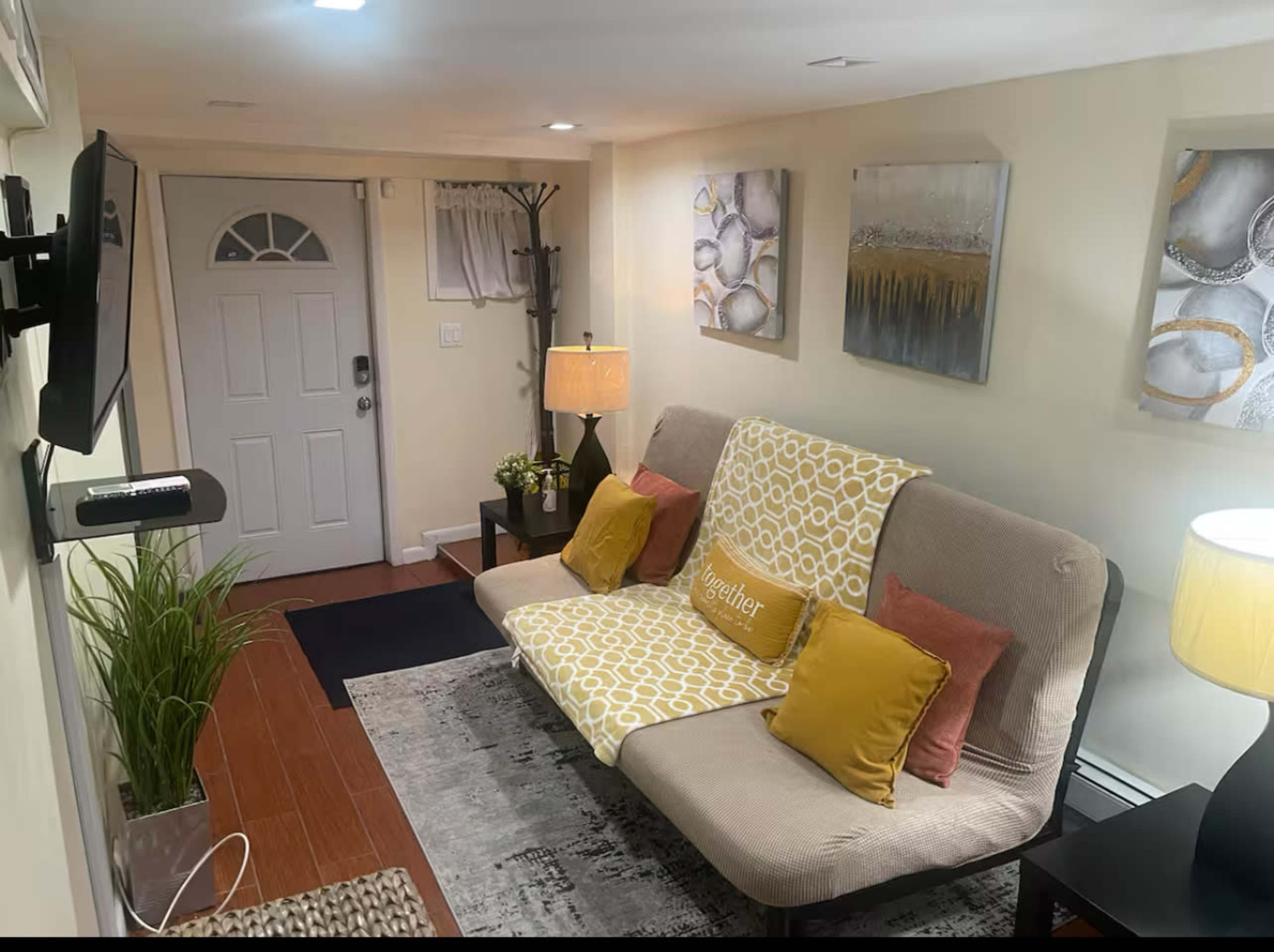 Brooklyn Cozy  Studio with Private Entrance on lower level Image in East Flatbush, Brooklyn, NY