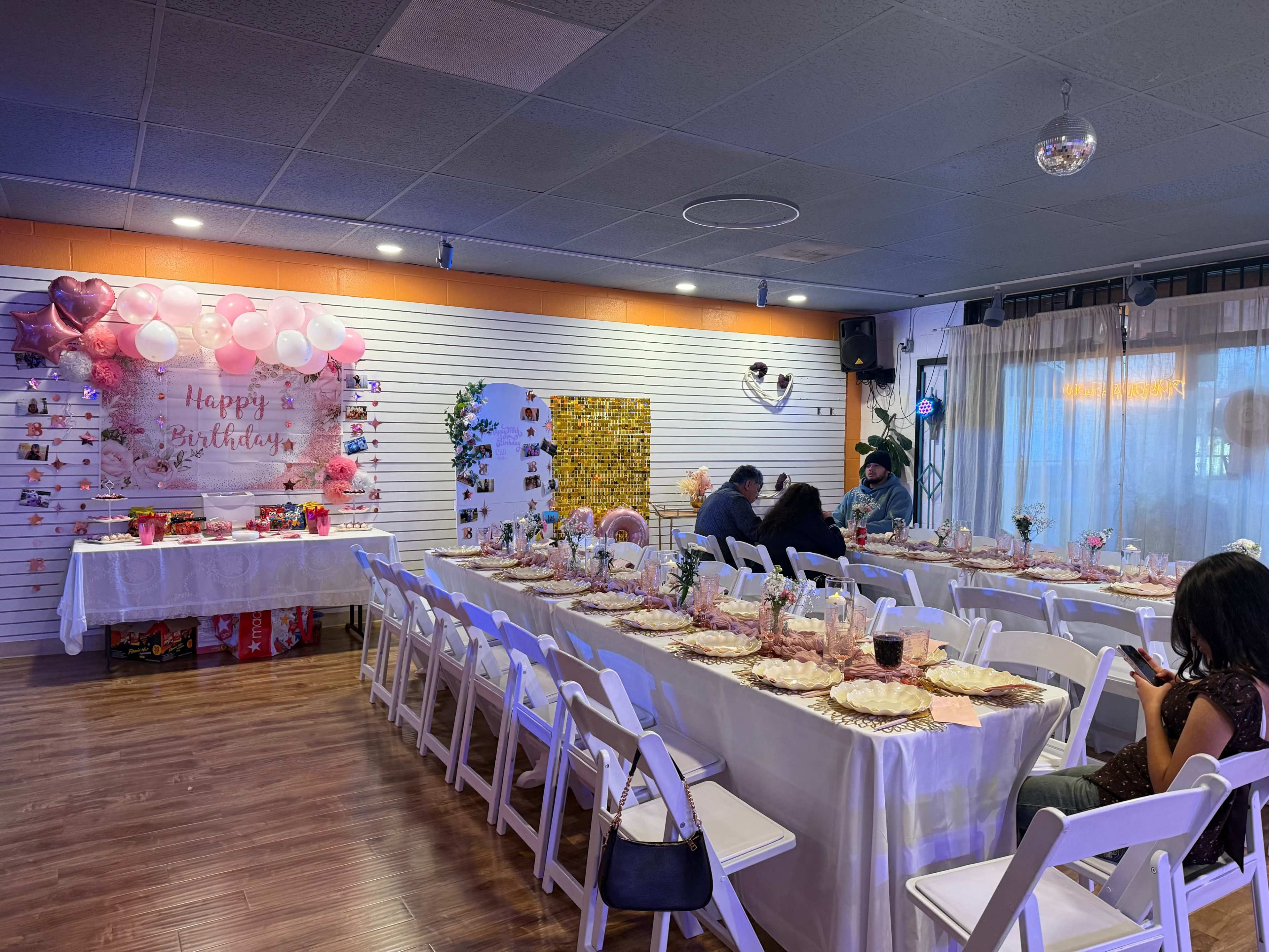 Near DTLA creative Zen Earthy studio Image in Jefferson Park, Los Angeles, CA