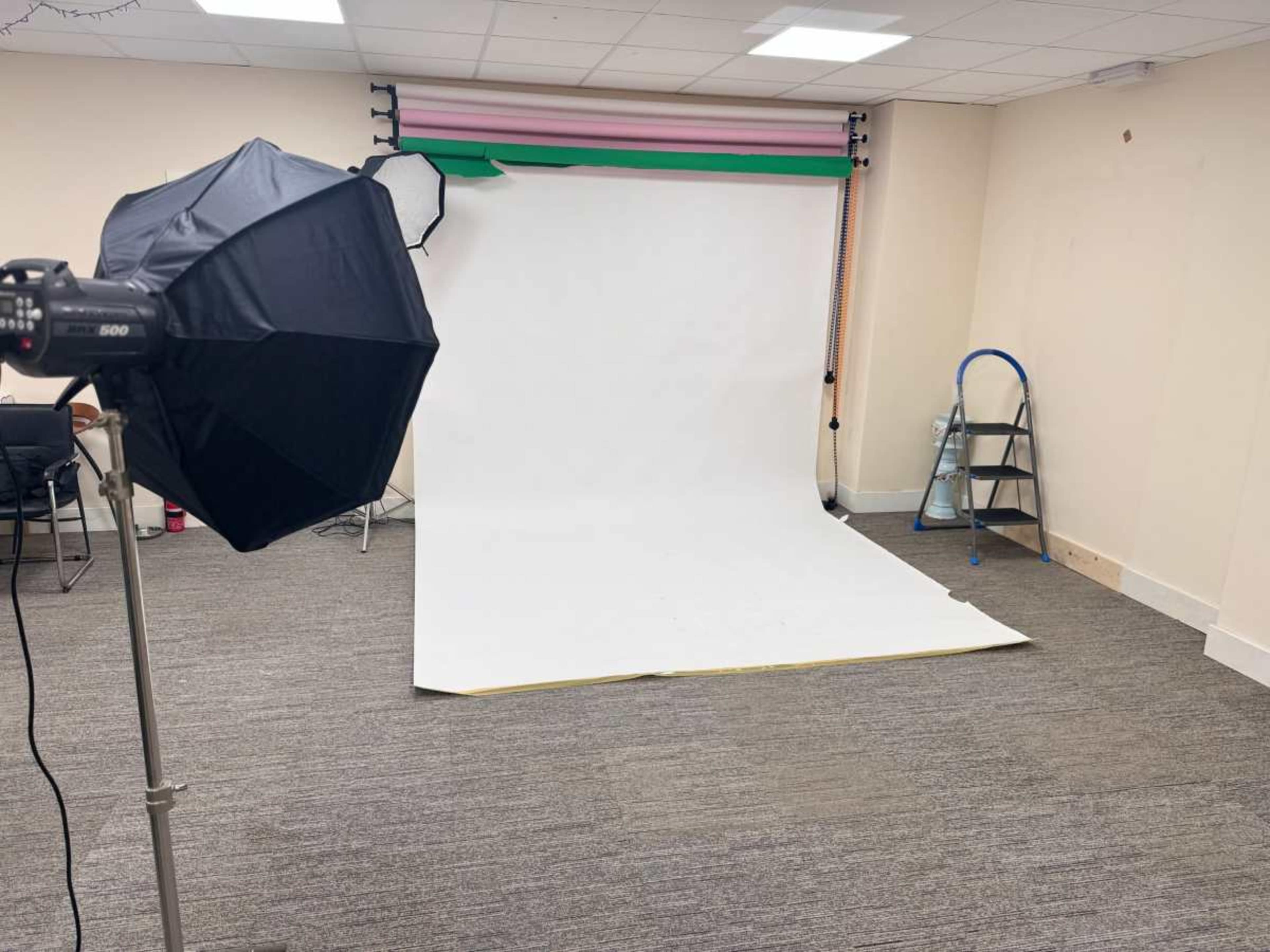 GMMS - Multi-Media Studio for Photography Videography Rehearsal Space with All Instruments, Sound Sytem and Microphones Fitted and Event Space Image in Forest Gate, London, ENG