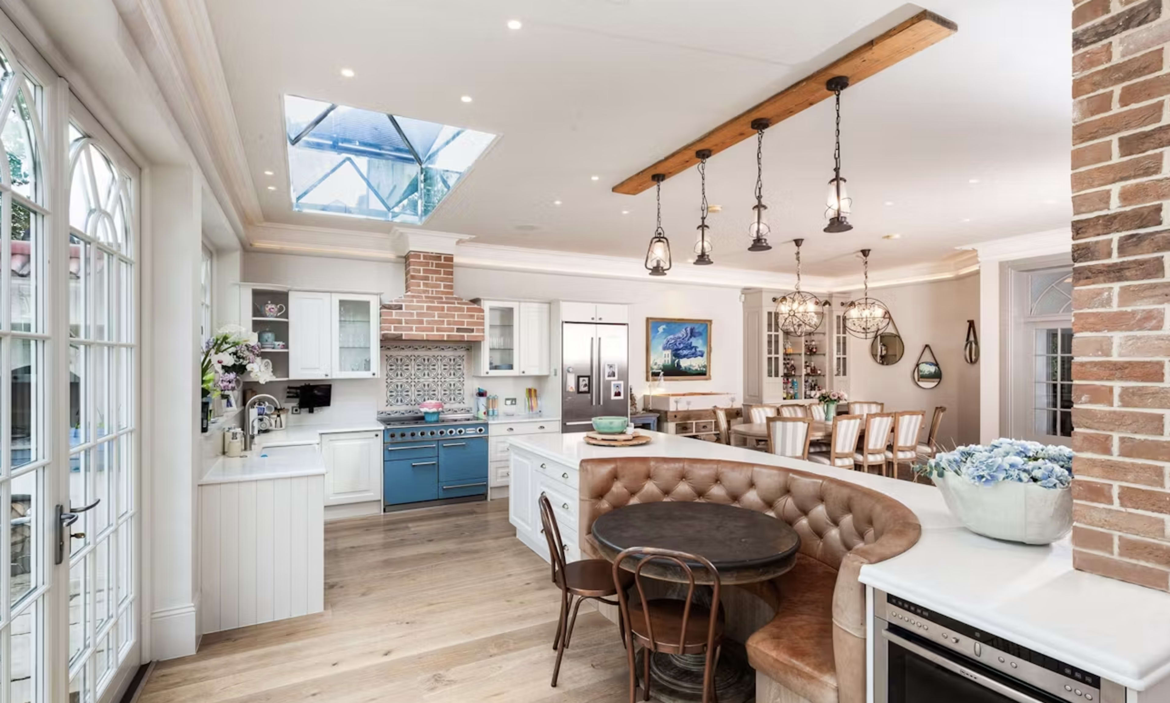 Versatile home with beautifully designed open plan kitchen for production Image in Finchley, London, ENG
