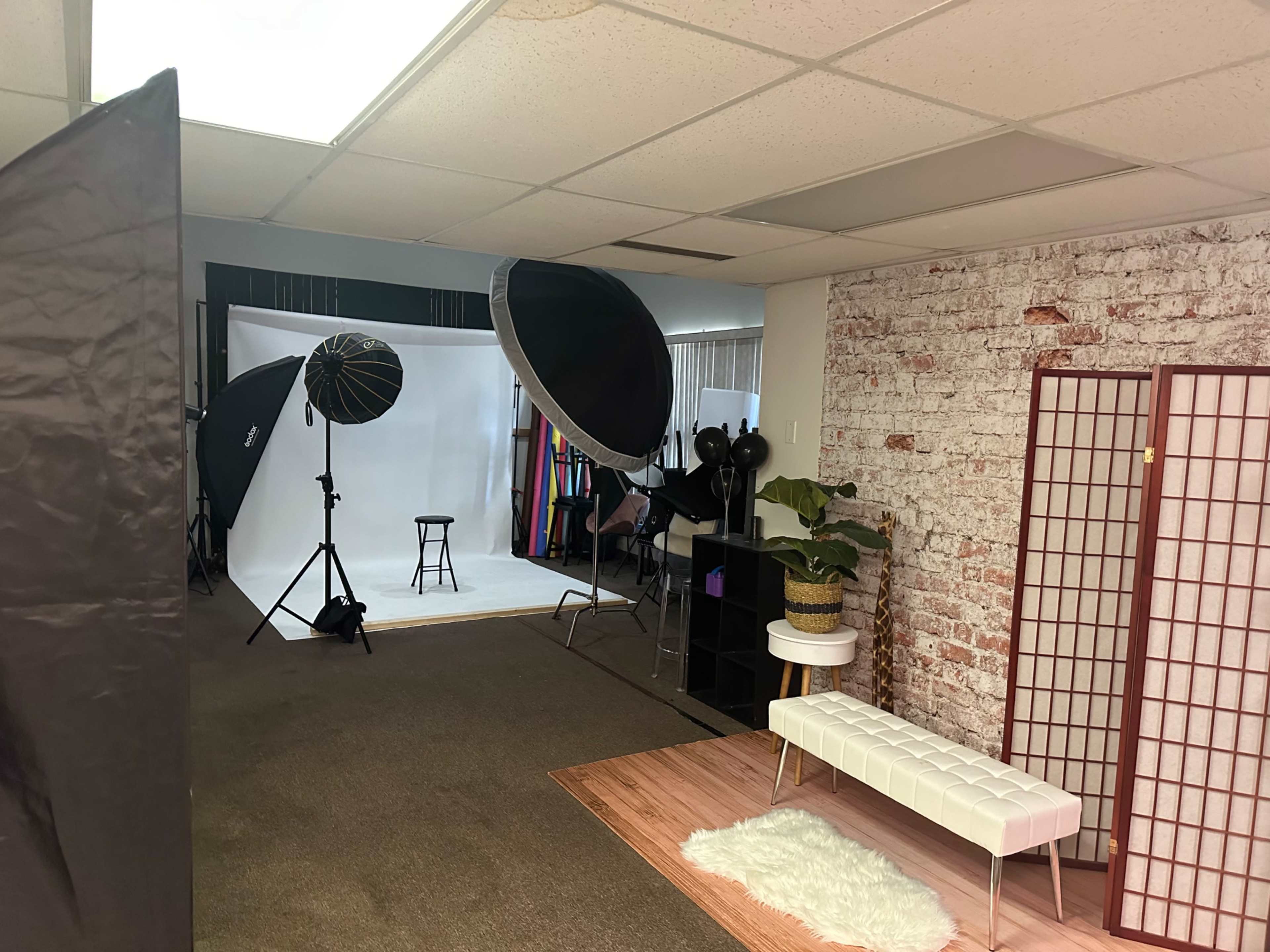 Studio Space Image in St. Clair Shores, Detroit, MI