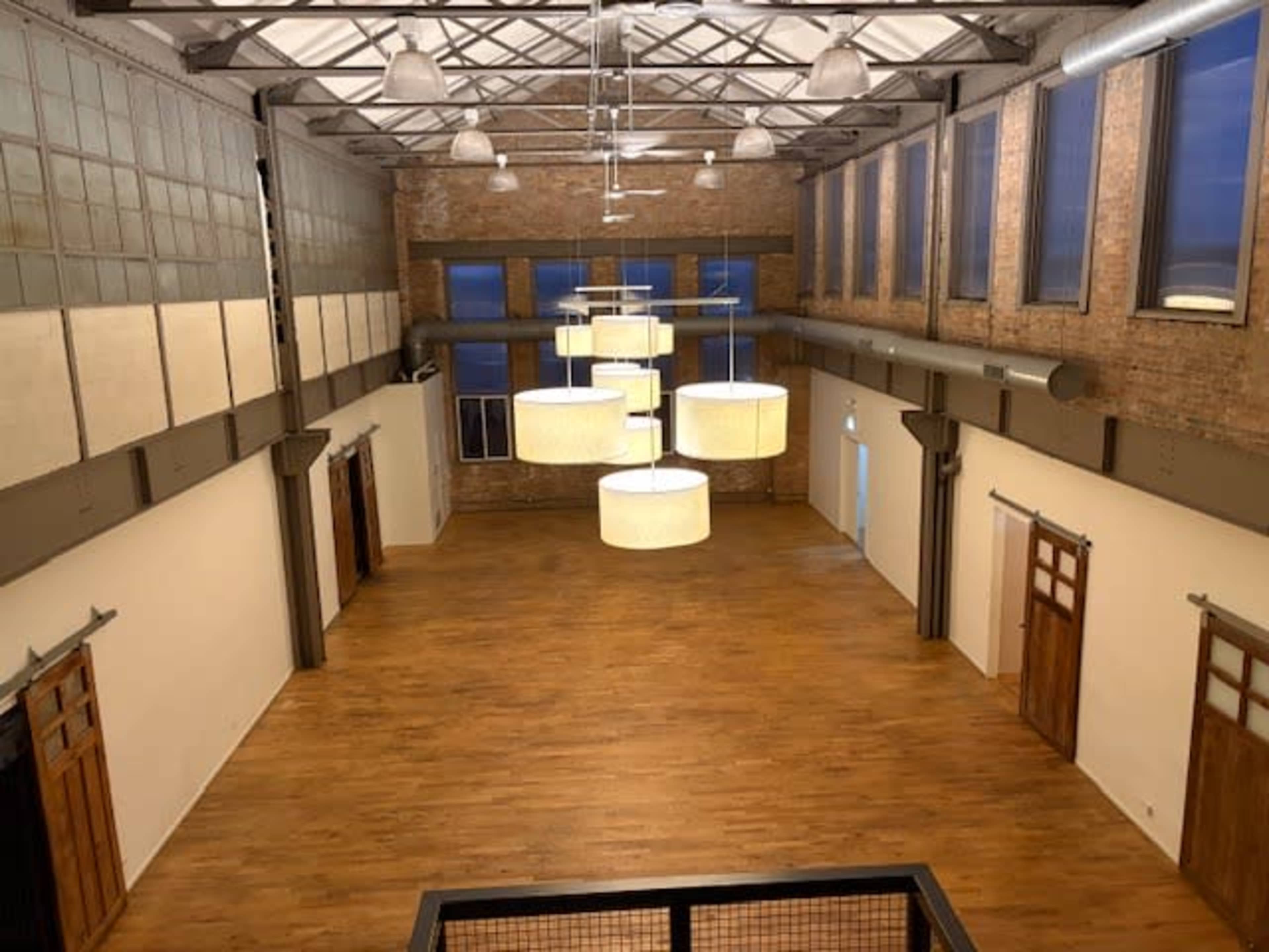 Lofty Open Canvas for Up to 100 in the City! Image in Near West Side, Chicago, IL