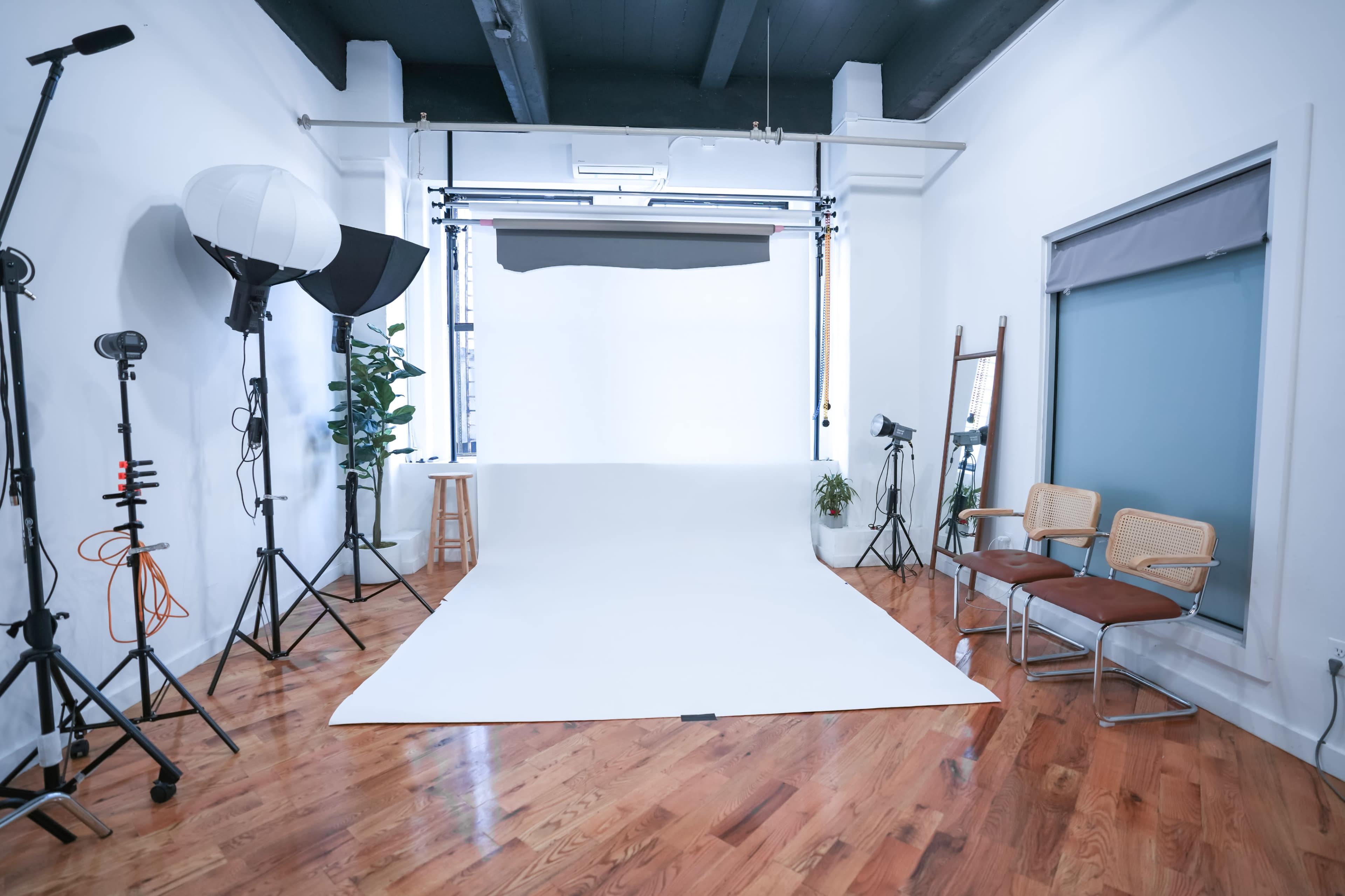 Sunny Studio w. Breathtaking Bridge & City Views Image in Dumbo, Brooklyn, NY