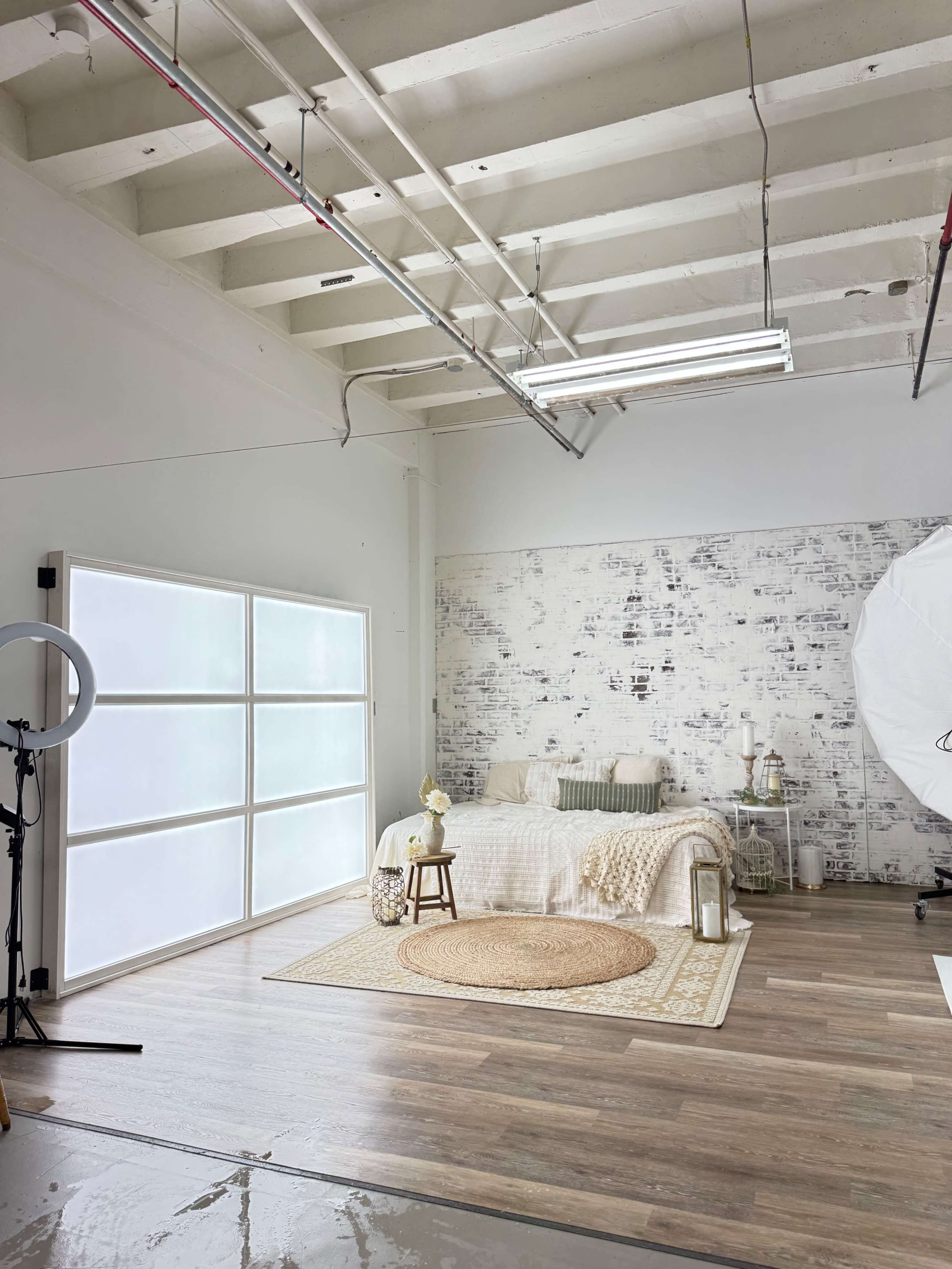 Conveniently located Industrial Studio featuring adjustable Light Wall! Image in Point Breeze North, Pittsburgh, PA