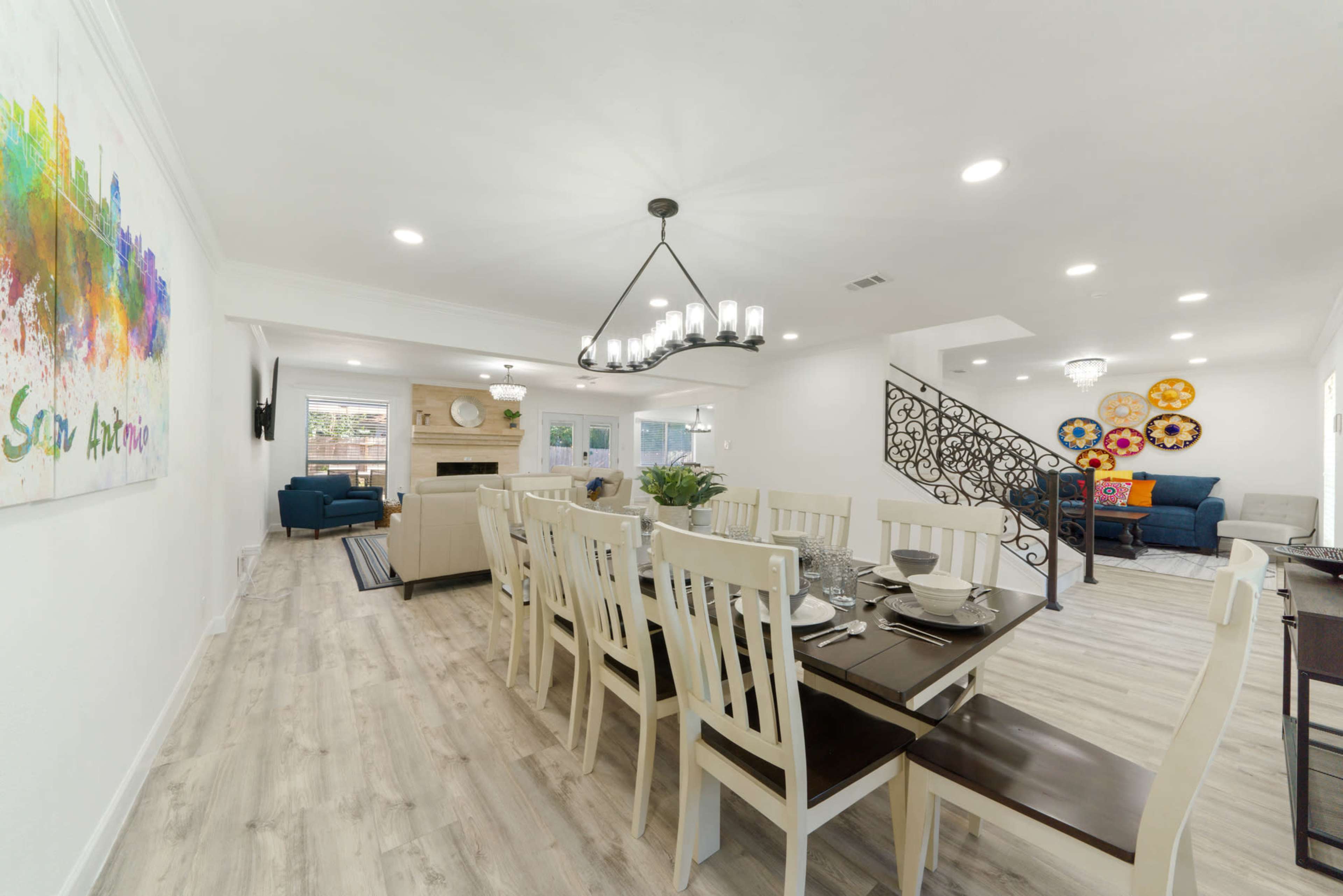 Peaceful San Antonio Spot with Hot Tub & Entertainment Garage Image in North Central Thousand Oaks, San Antonio, TX