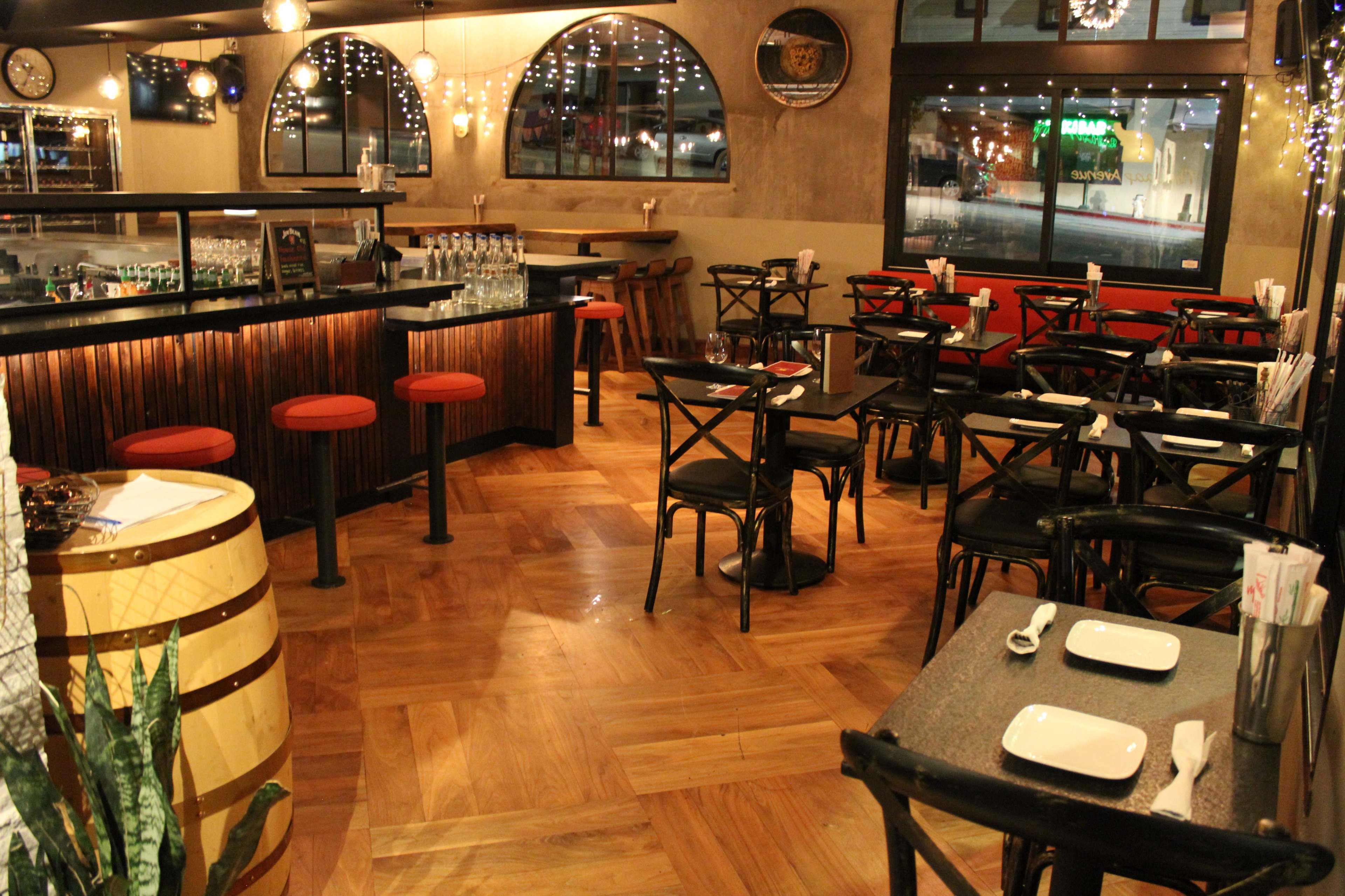 Elegant, Hip Restaurant/Bar with Great Lighting Image in Piedmont Avenue, Oakland, CA