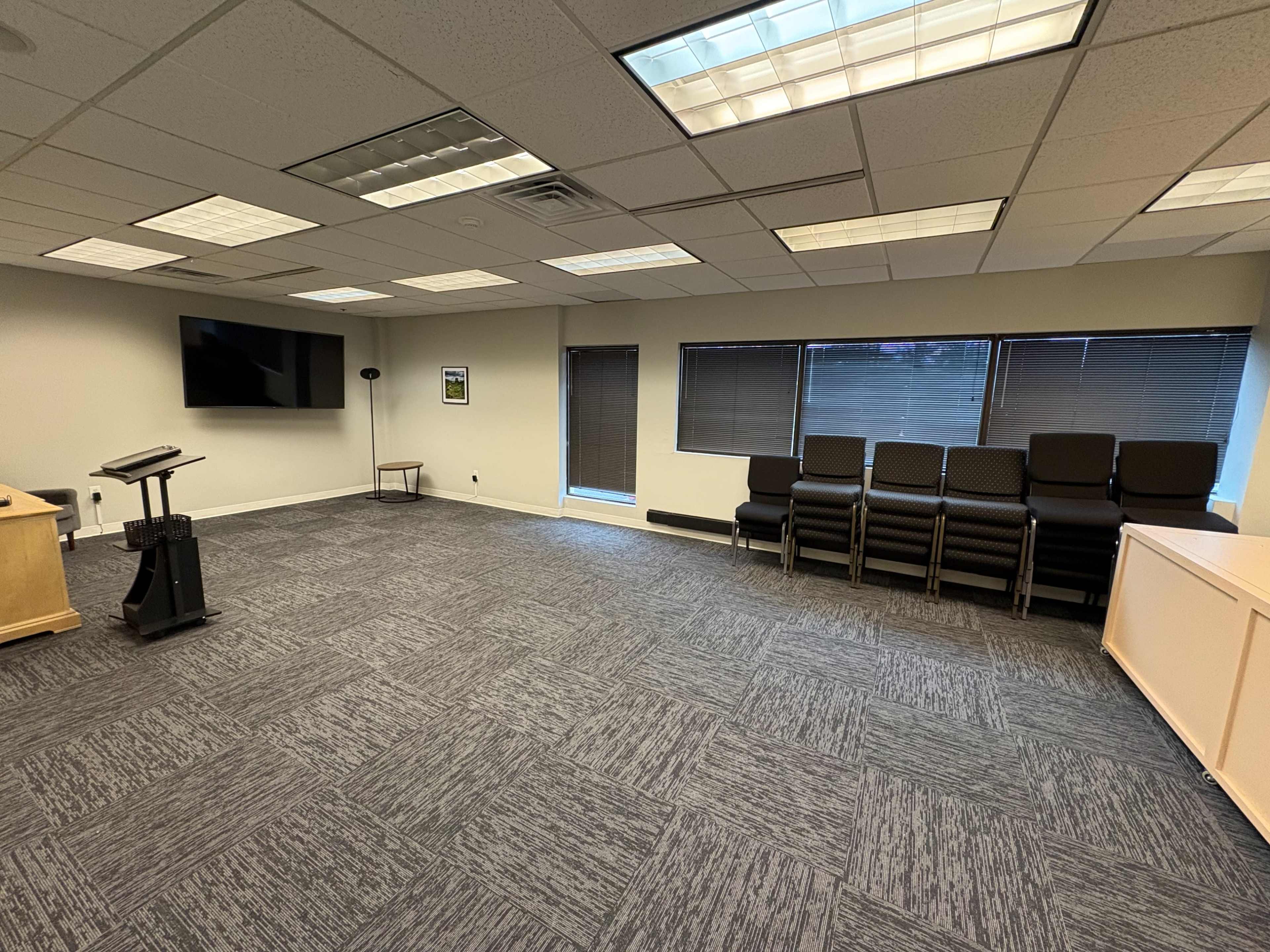Flexible private offices and professional meeting rooms in a vibrant suburban setting Image in Cedar Knolls, Cedar Knolls, NJ
