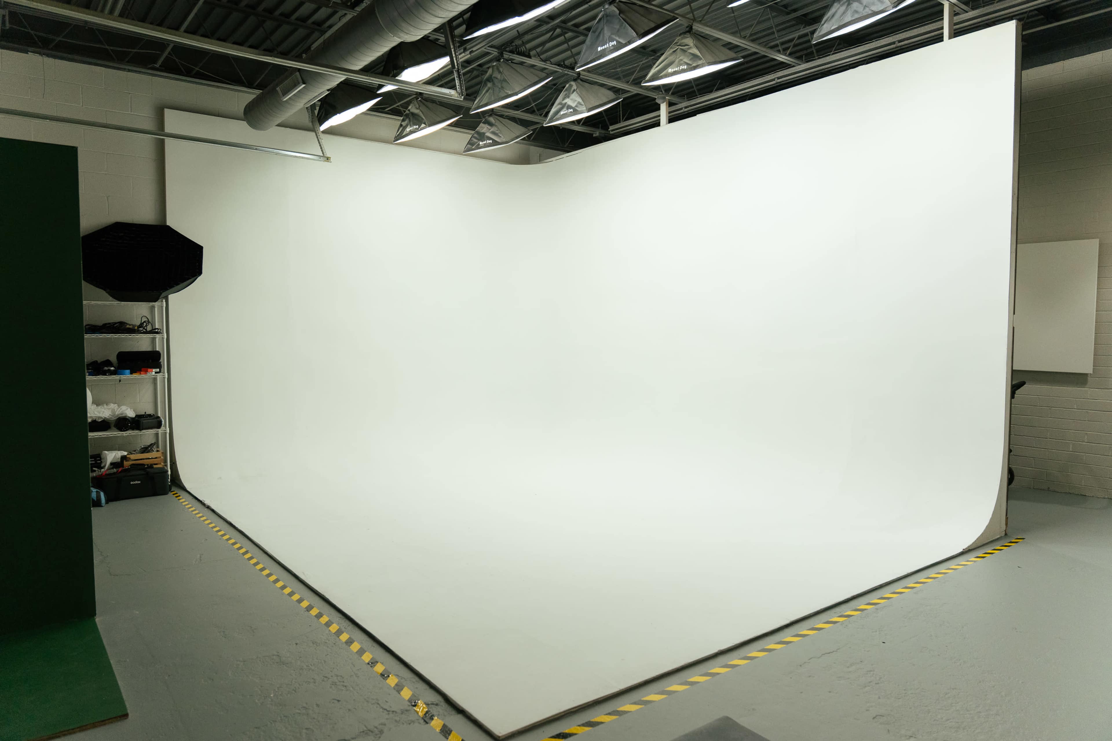 Modern Creative Studio in Charlotte with Multiple Setups Image in Starmount, Charlotte, NC