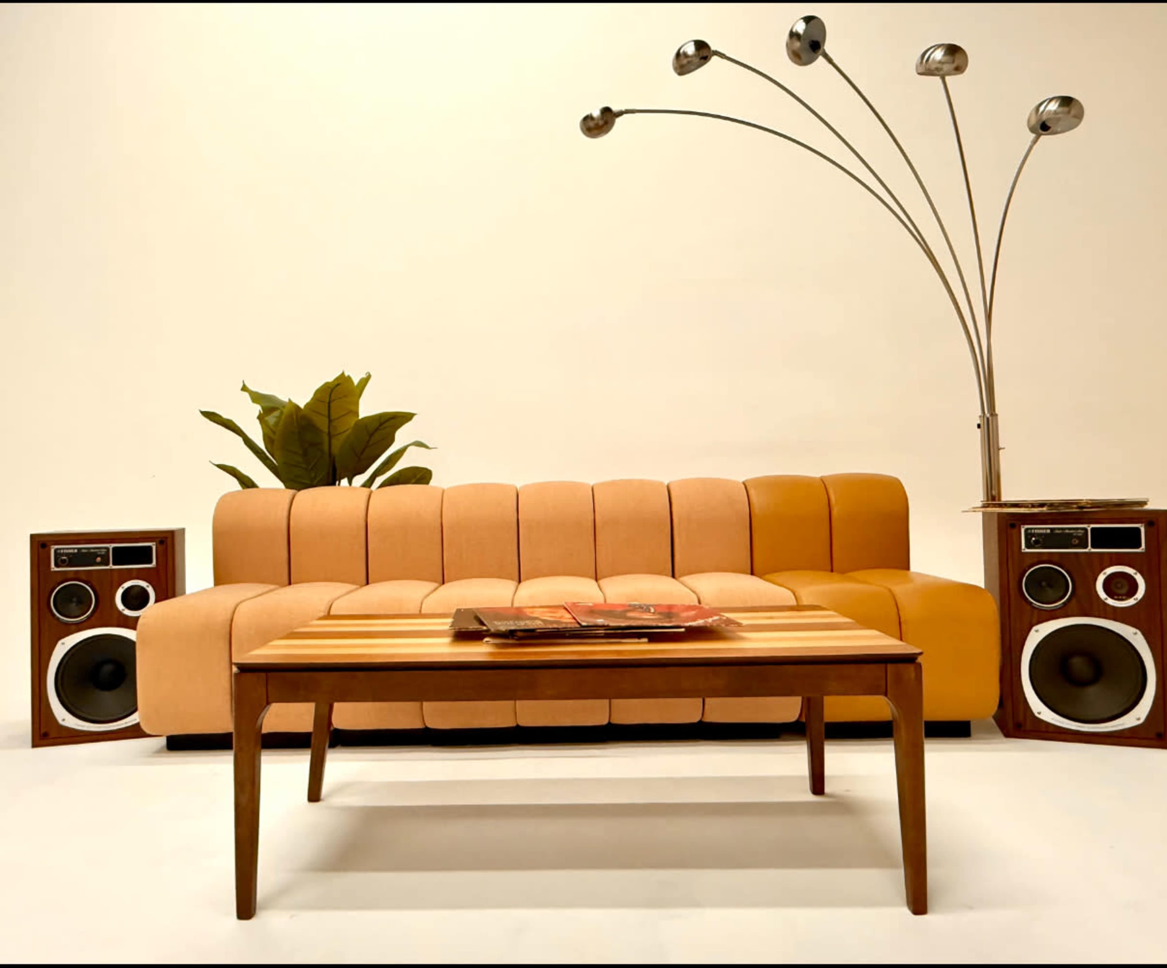 Multi Set Mid-Century Modern Production Studio with CYC Wall + Make up Room & Lounge  ( Entire Space) Image in Atlanta, Atlanta, GA