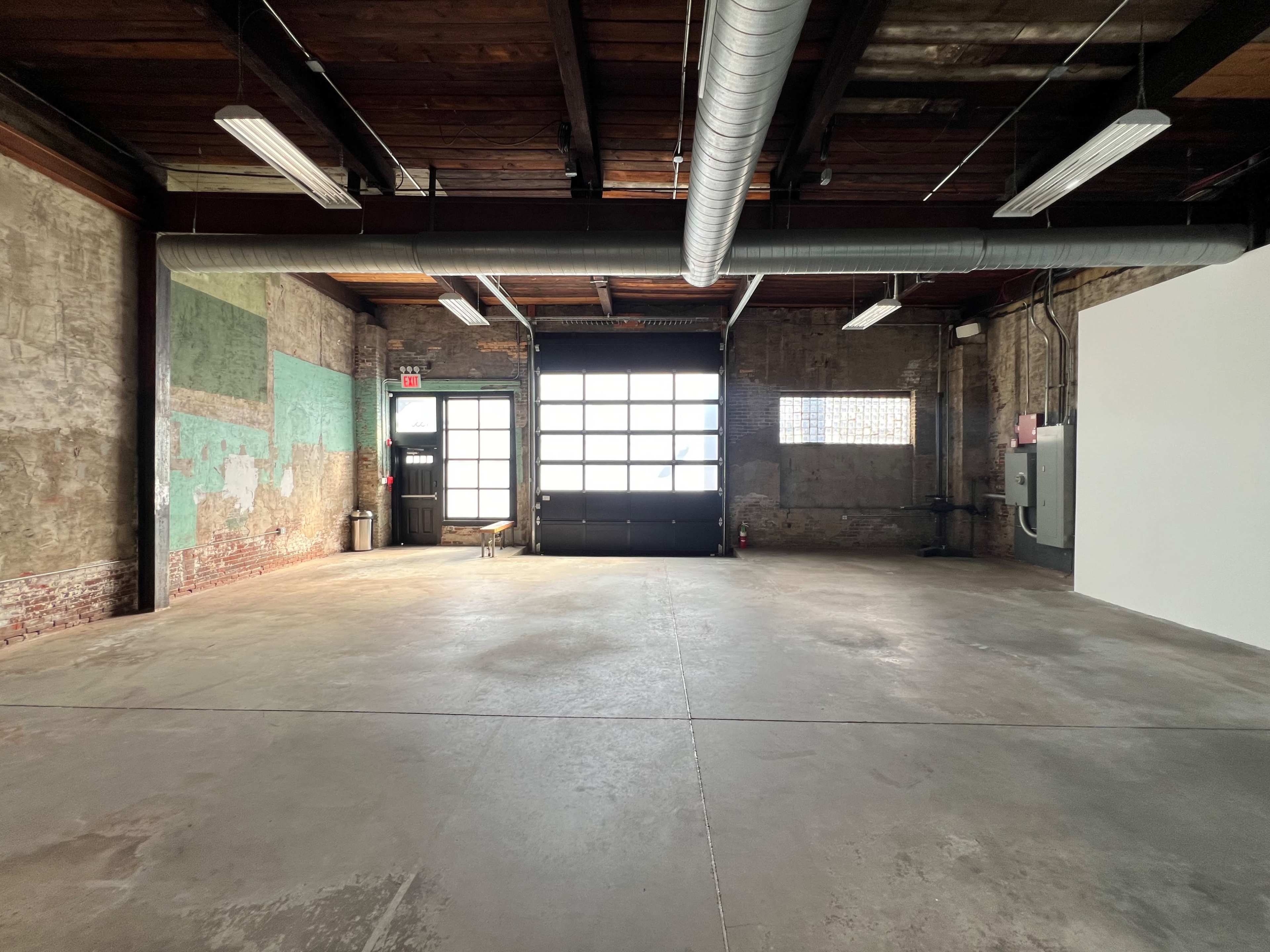 Downtown 2500sq/ft Natural Light Photo Studio with Street Level loading and Industrial Vibes Image in North Philadelphia, Philadelphia, PA