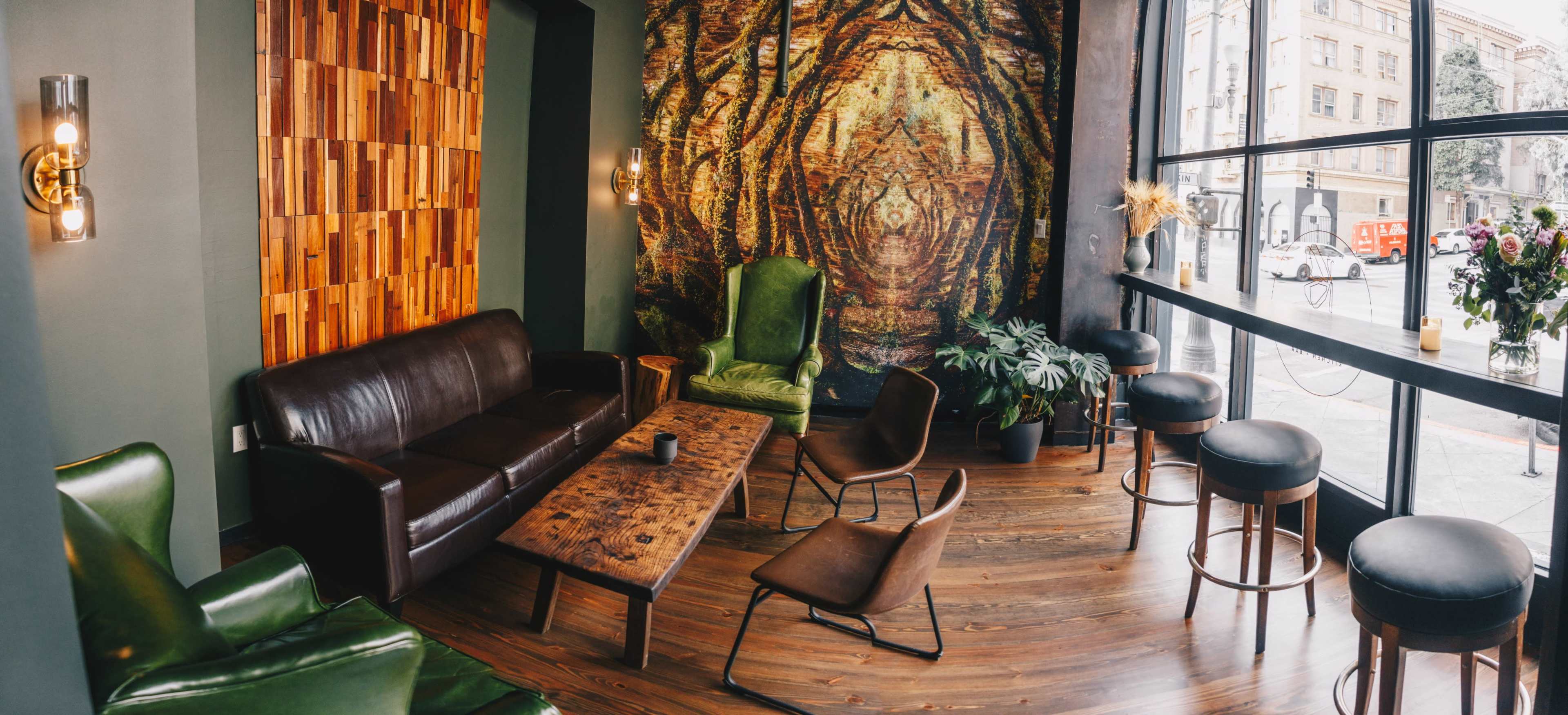 A cozy restaurant with a loft-style design Image in Lower Nob Hill, San Francisco, CA