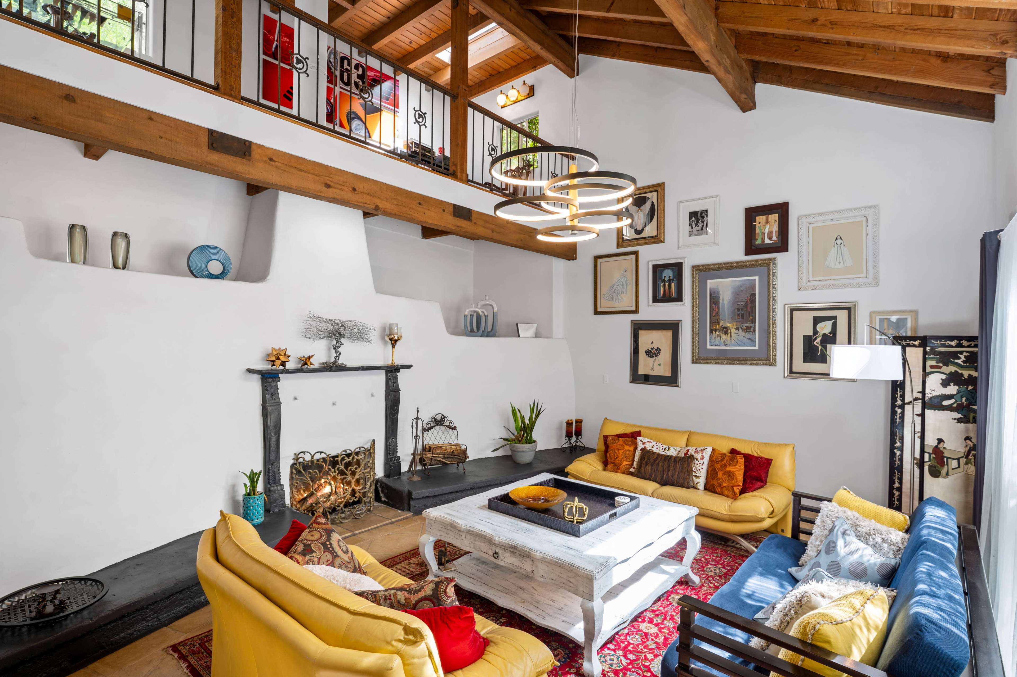 Glen Mountain Side - Enough space to take a hike Image in Beverly Glen, Los Angeles, CA